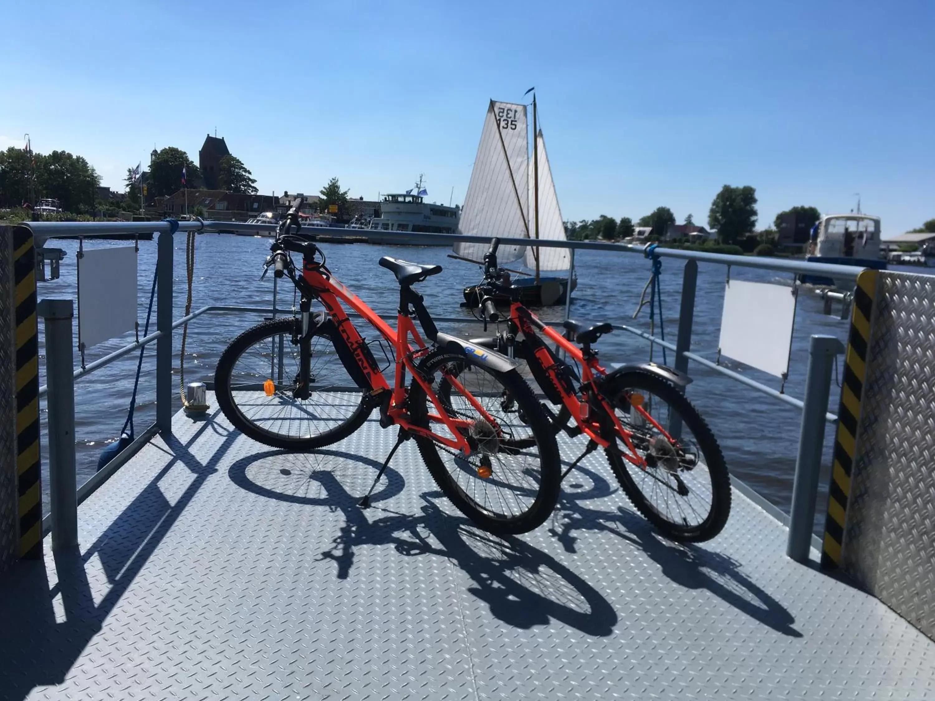 Biking in De Thuiskamer in Grou als B&B of Vakantiehuis