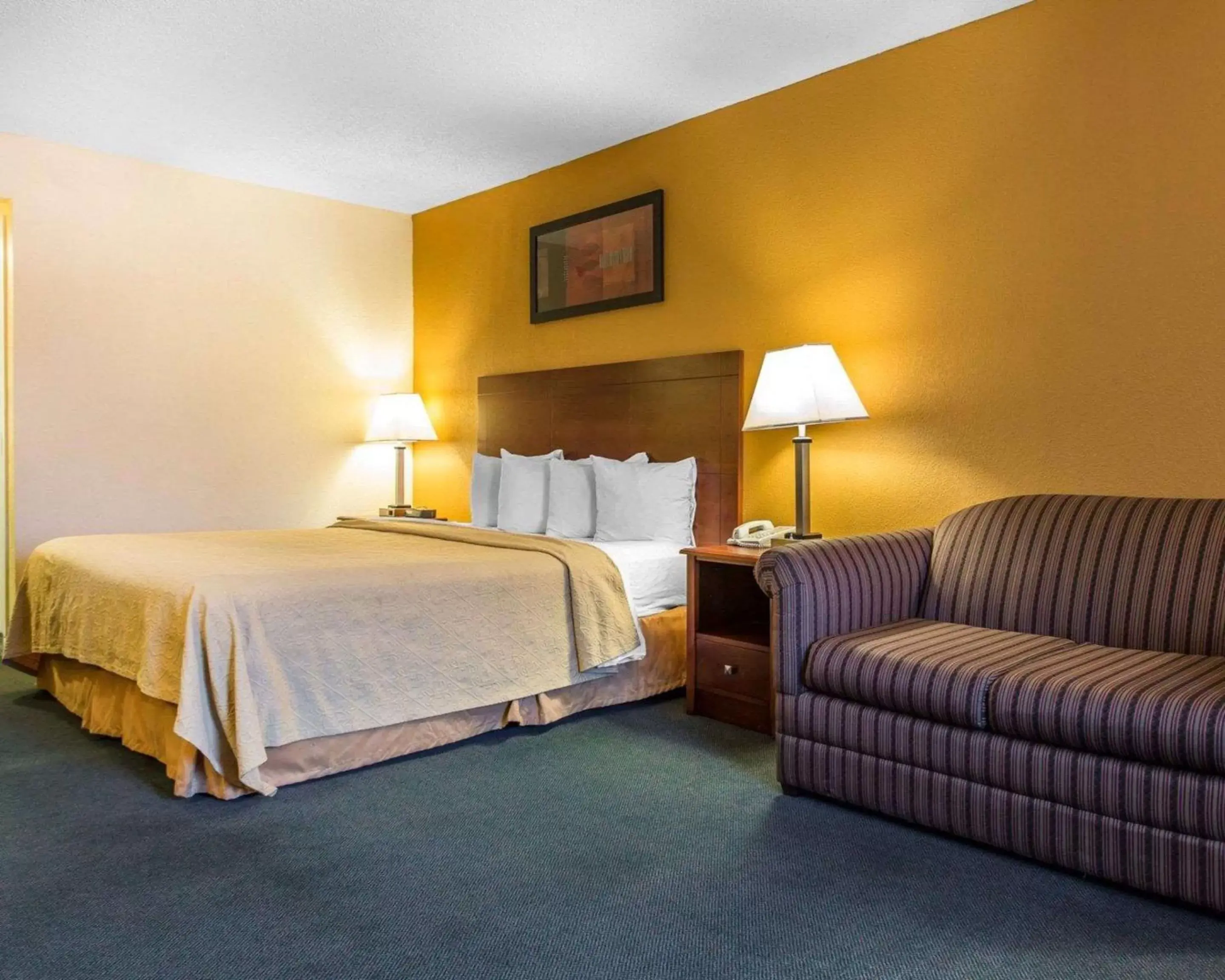 Photo of the whole room, Bed in Quality Inn Aiken