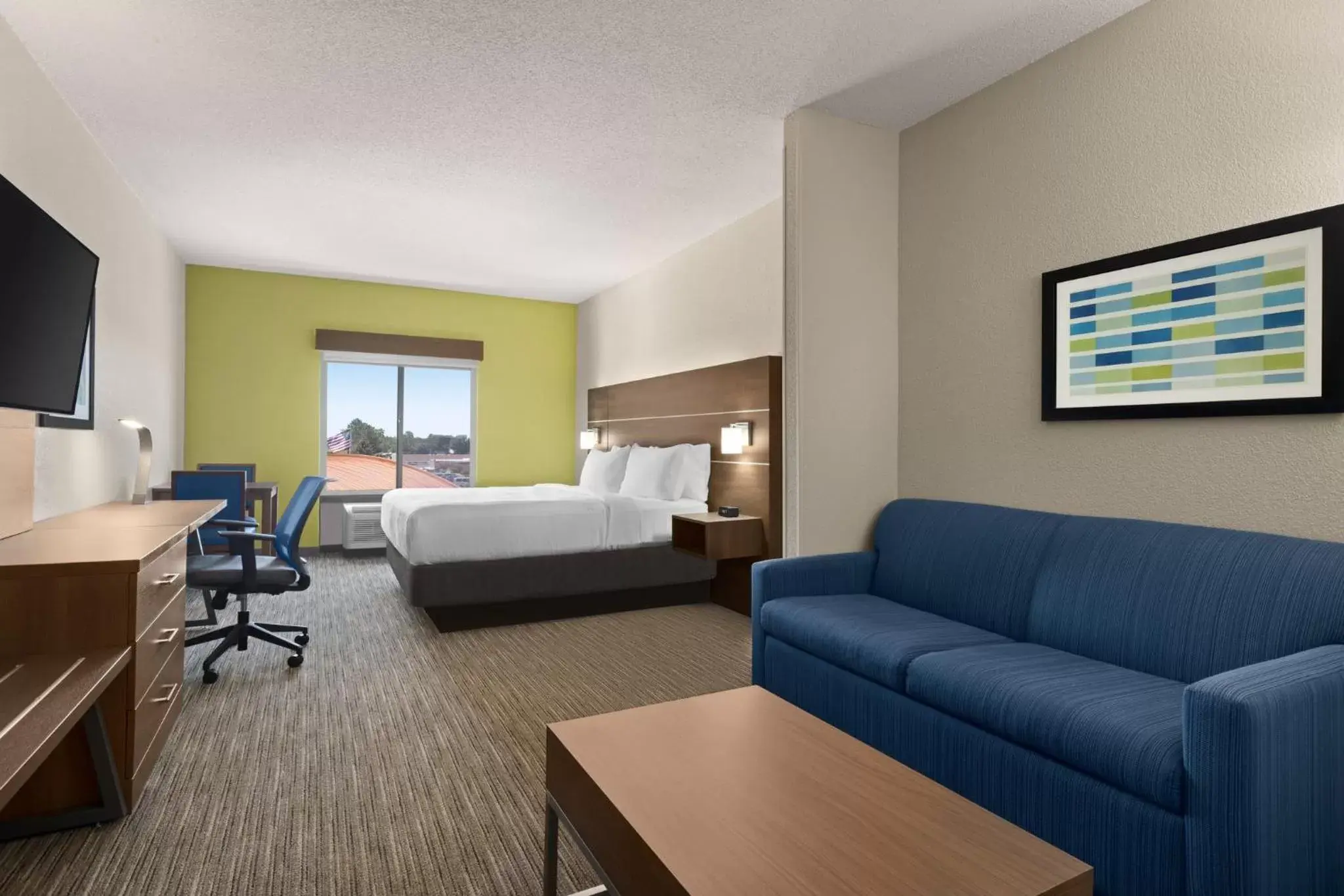 Photo of the whole room, Seating Area in Holiday Inn Express Hotel and Suites Akron South-Airport Area, an IHG Hotel