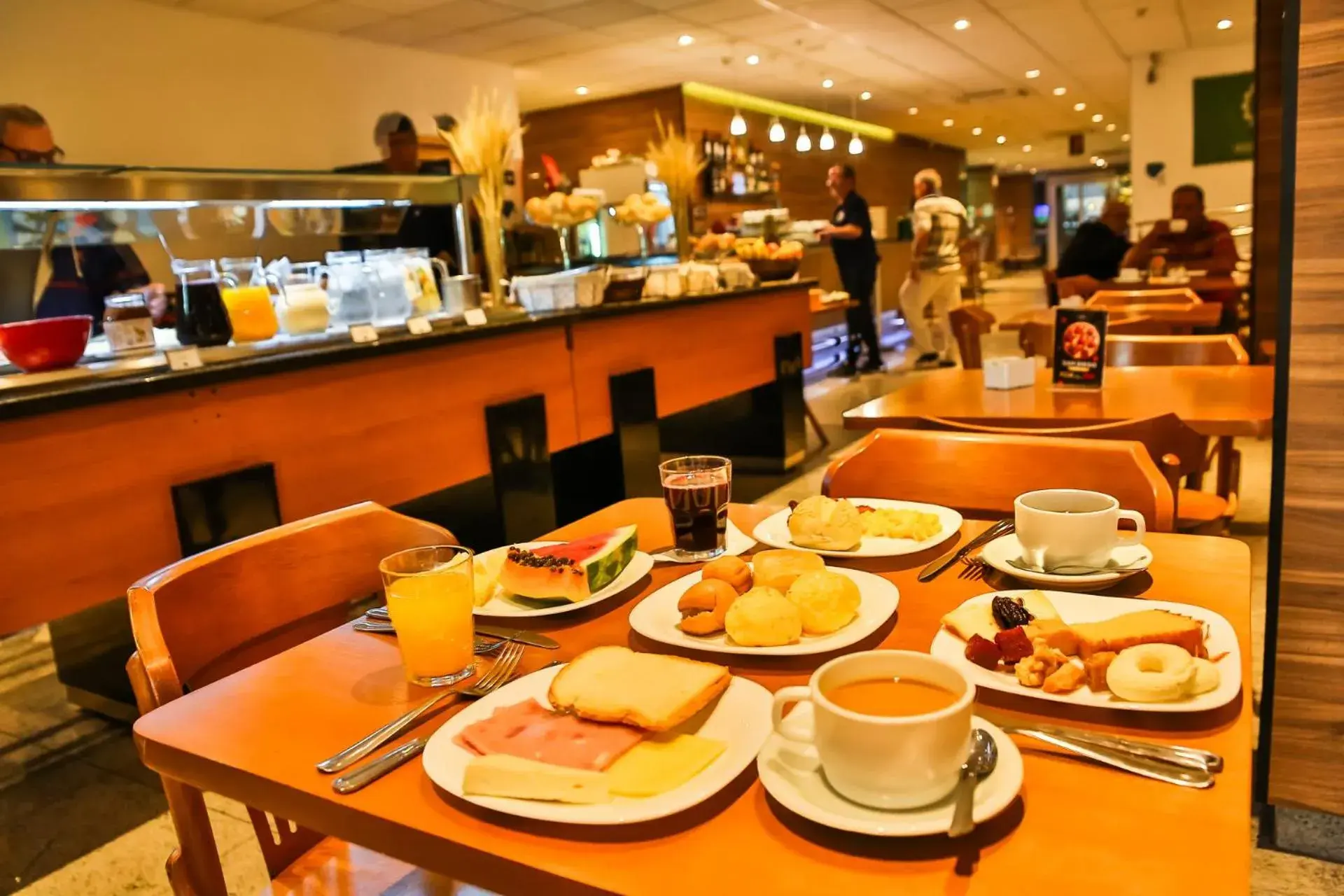 Buffet breakfast, Restaurant/Places to Eat in San Diego Express Barro Preto