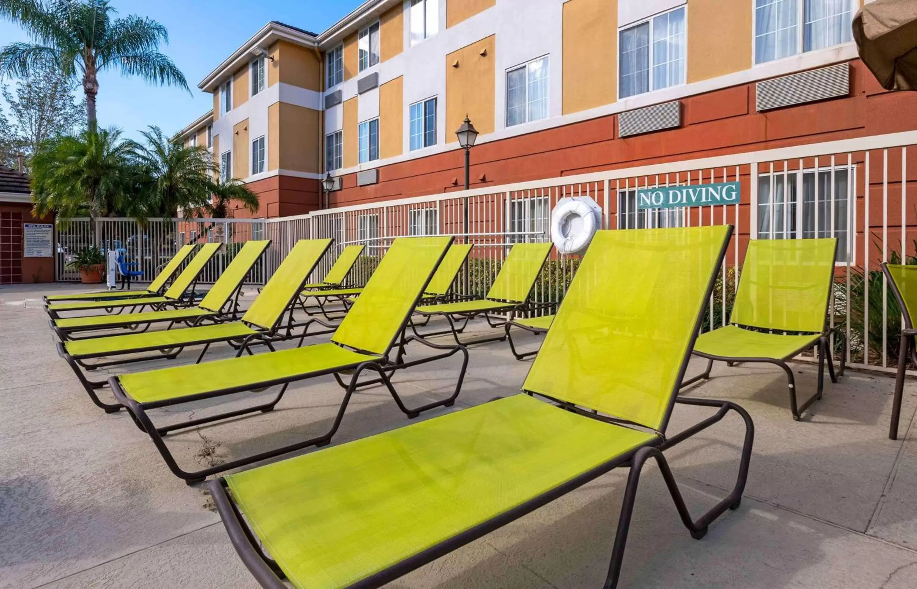 Pool view in Extended Stay America Suites - Orlando - Convention Center - Universal Blvd