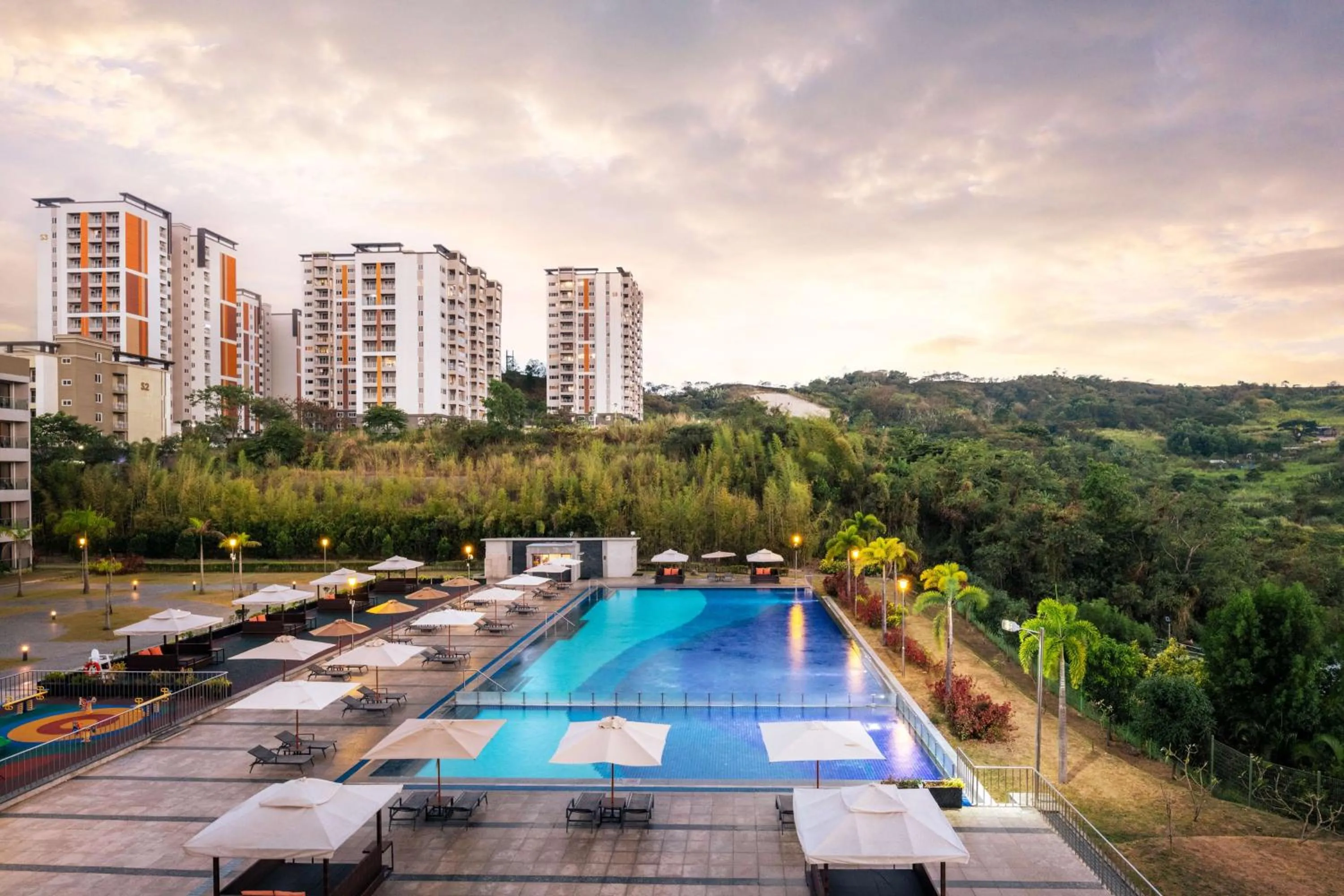 Pool view in Hilton Clark Sun Valley Resort