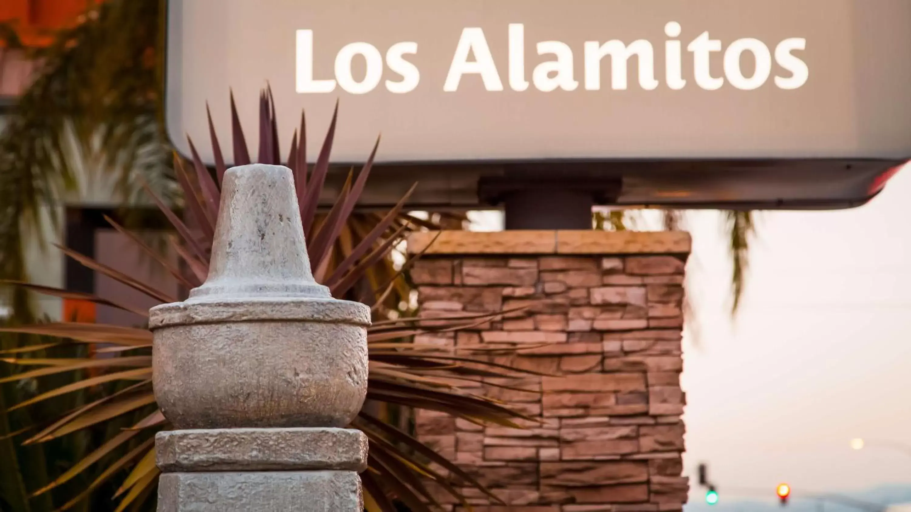 Property building in Best Western Los Alamitos Inn & Suites