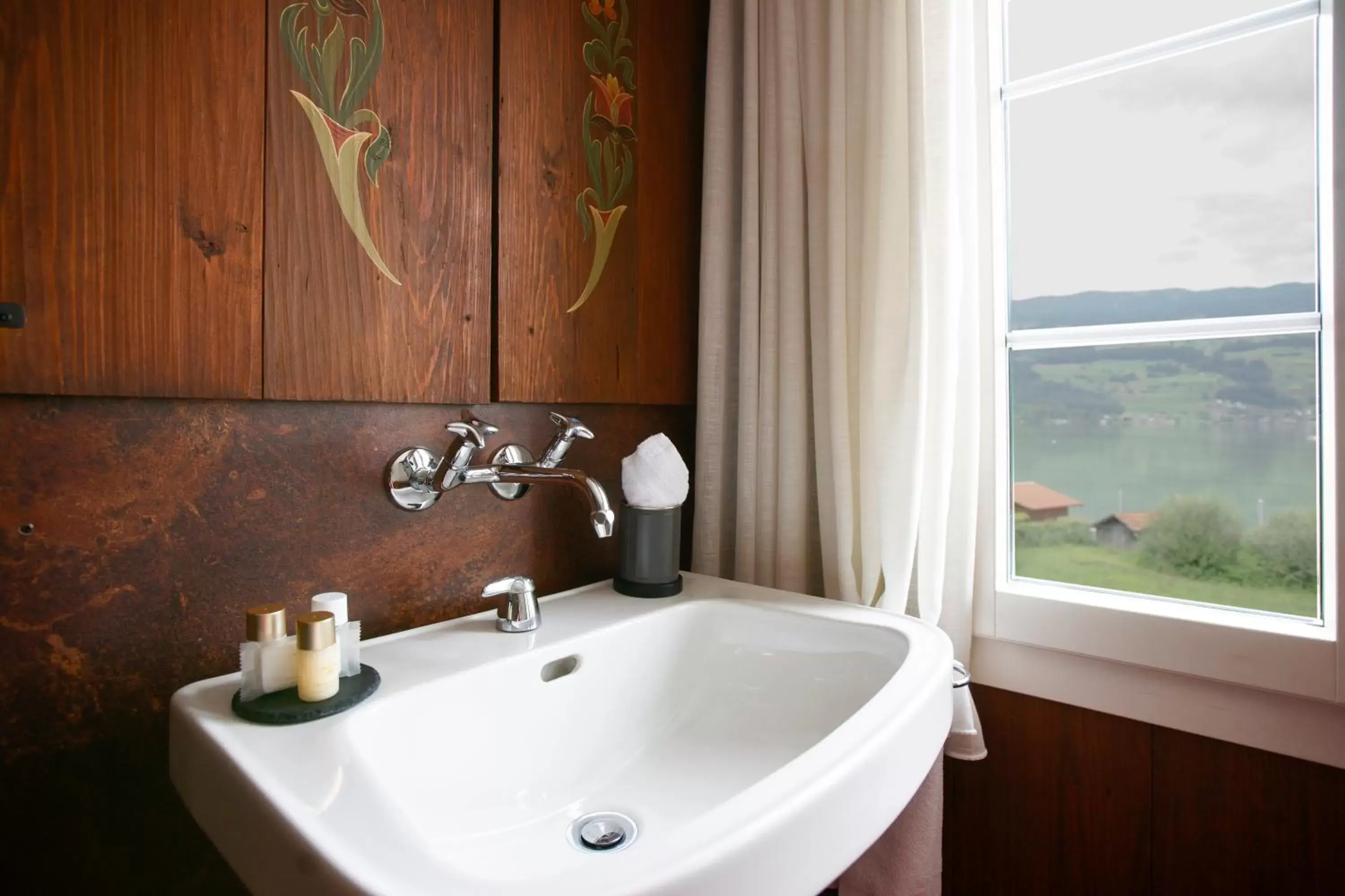 Property building, Bathroom in Landgasthof Zollhaus