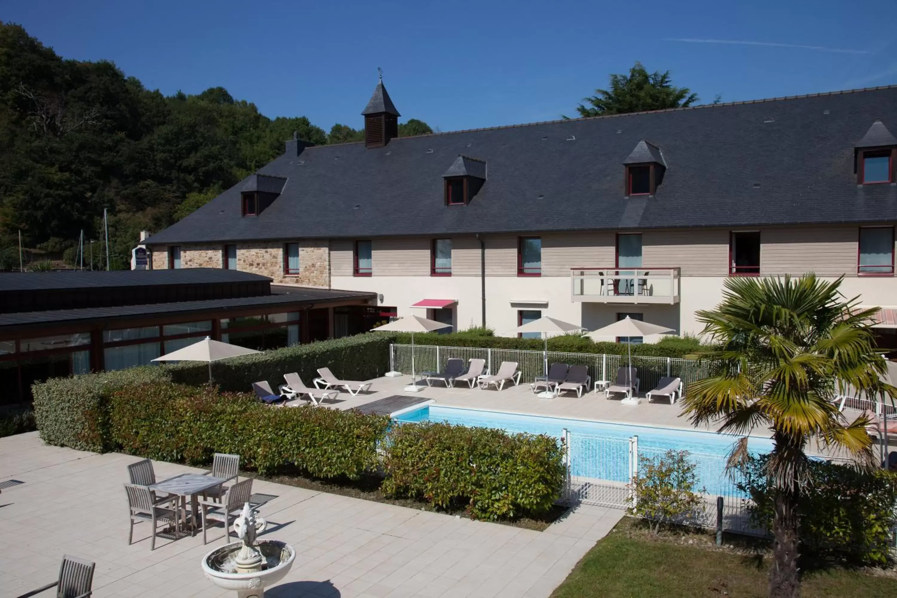 Balcony/Terrace, Pool View in Mercure Dinan Port Le Jerzual