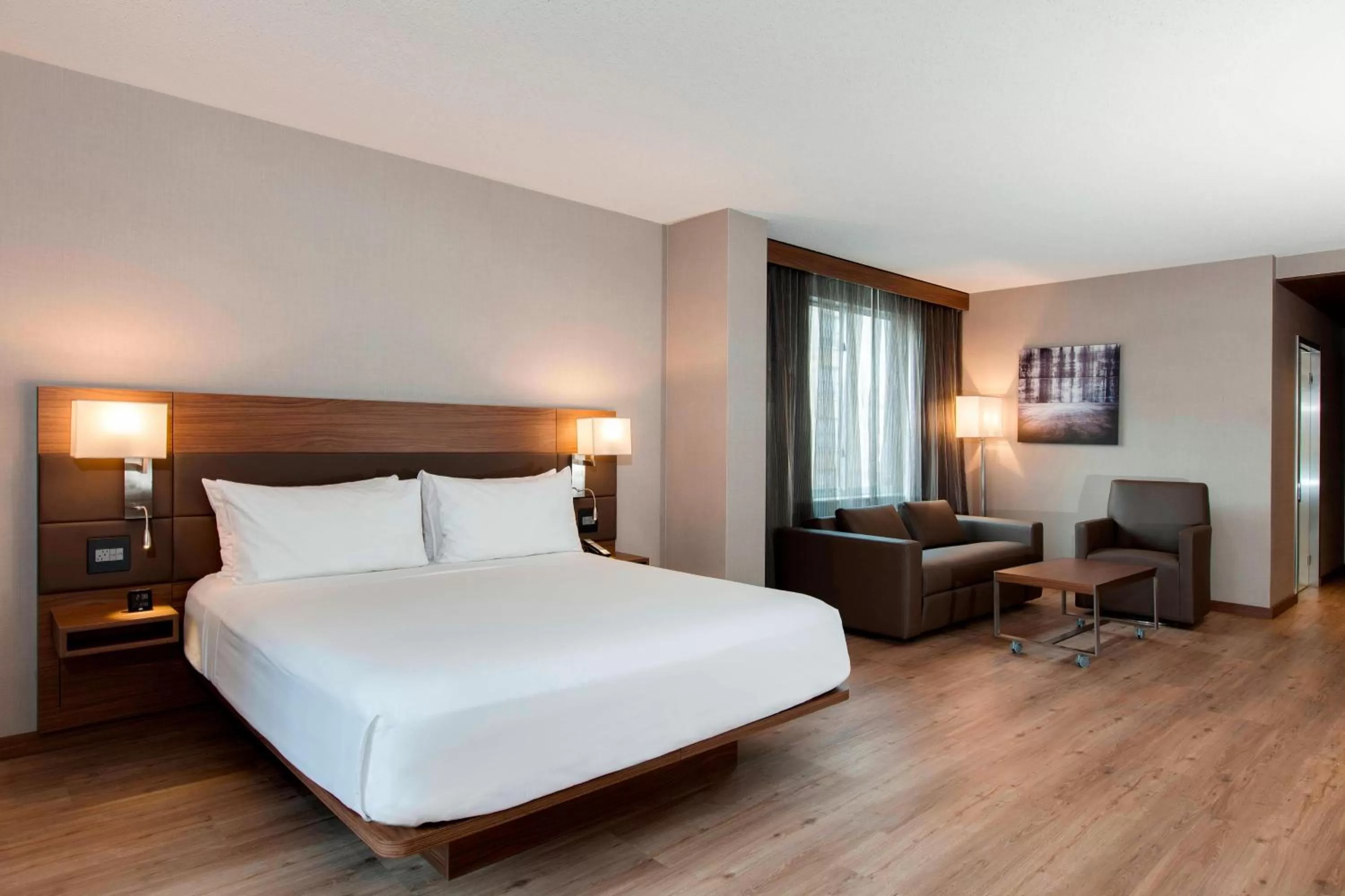 Bedroom, Bed in AC Hotel Chicago Downtown