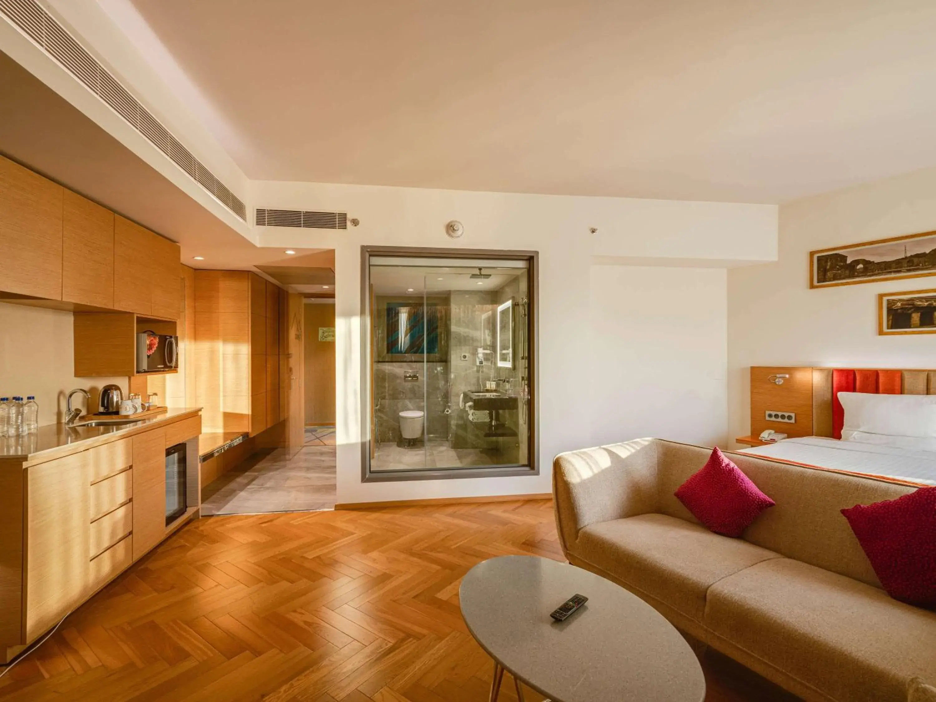 Bedroom, Seating Area in Novotel Vijayawada Varun