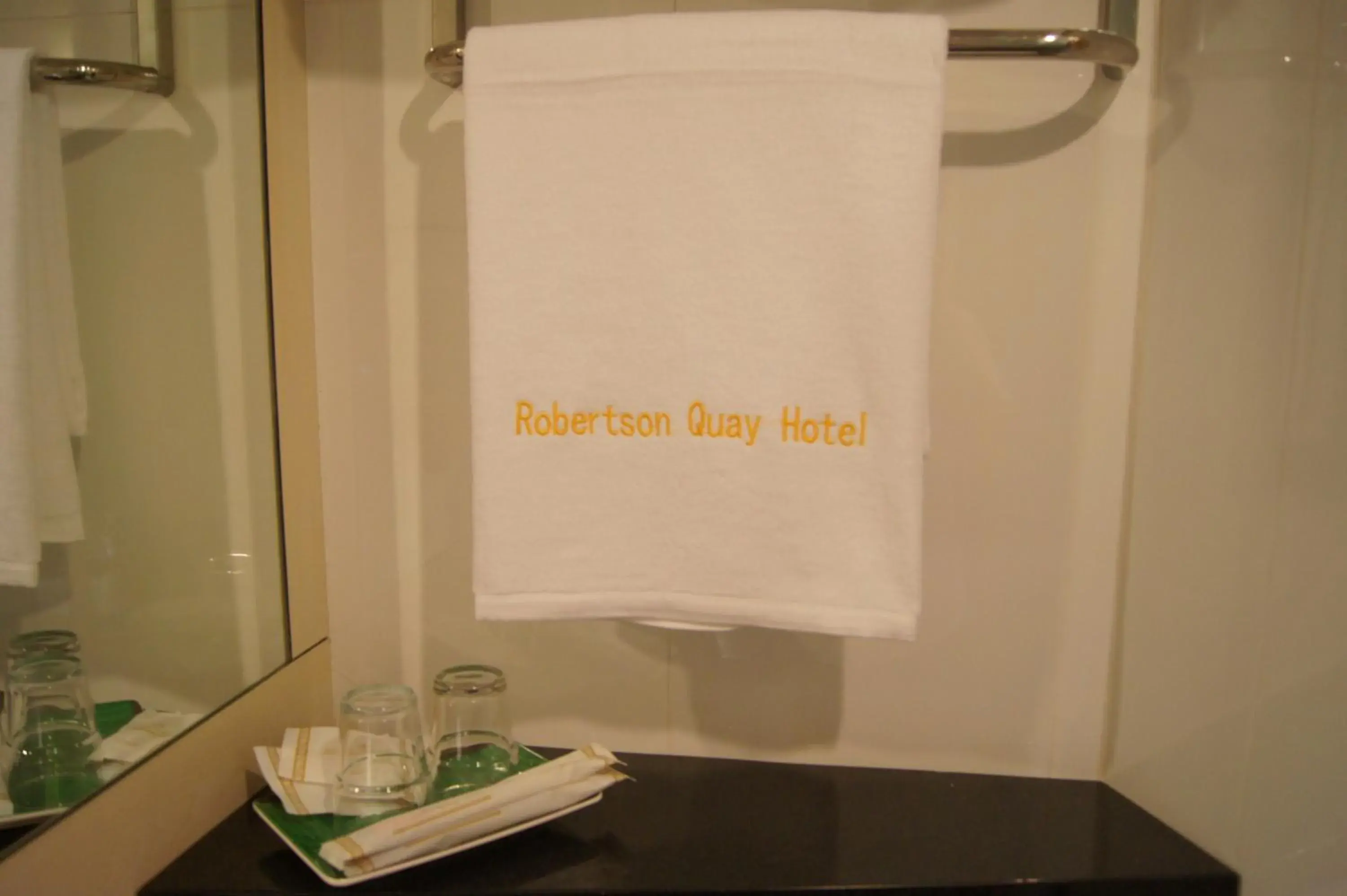 Bathroom in Robertson Quay Hotel