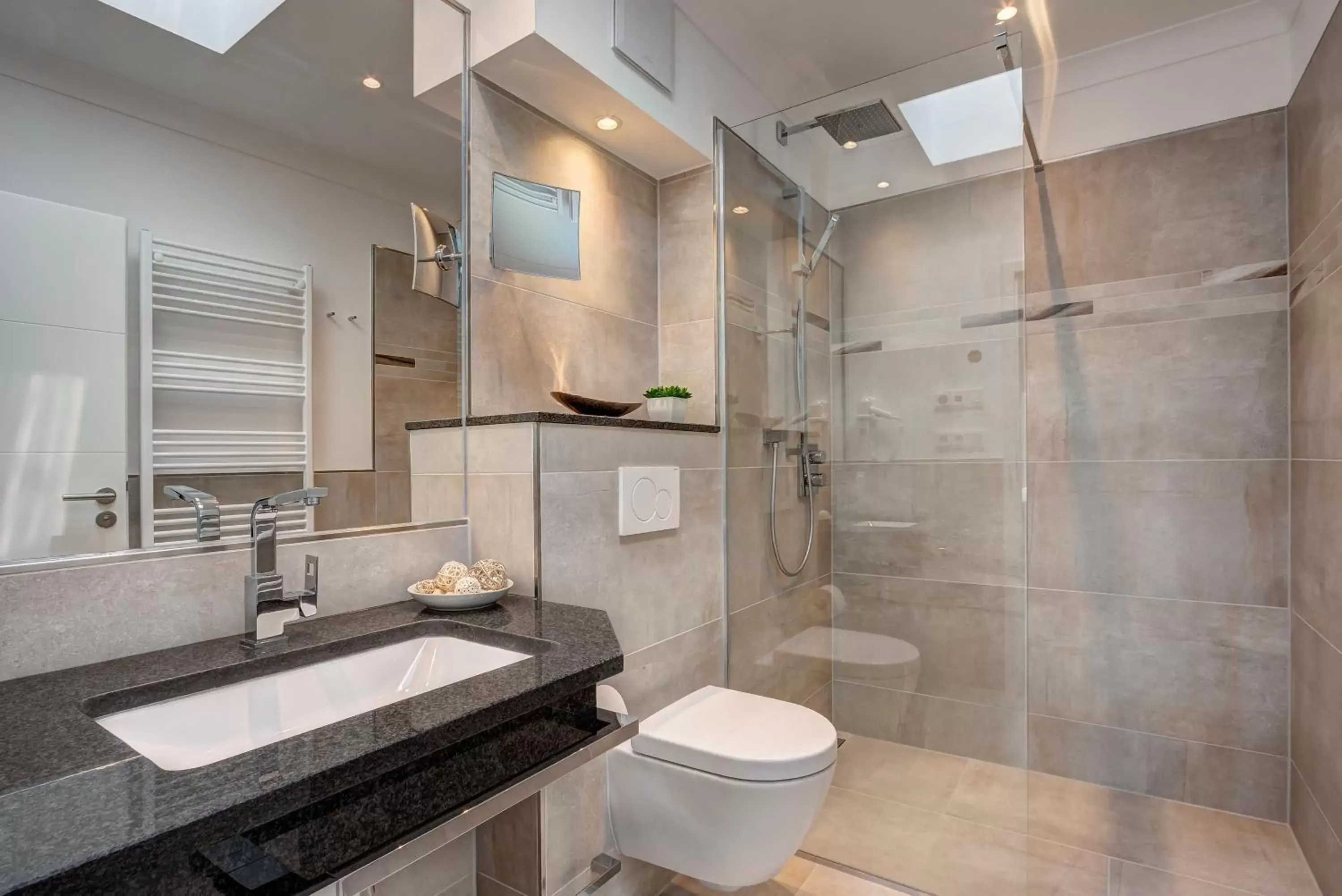 Shower, Bathroom in Aparthotel Villa Lea