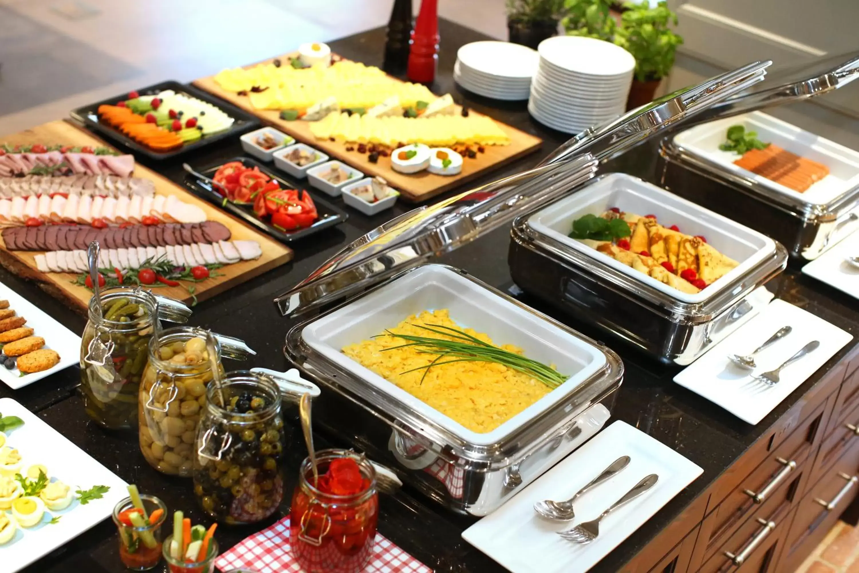 Buffet breakfast, Food in Hotel Aubrecht Country Spa Resort