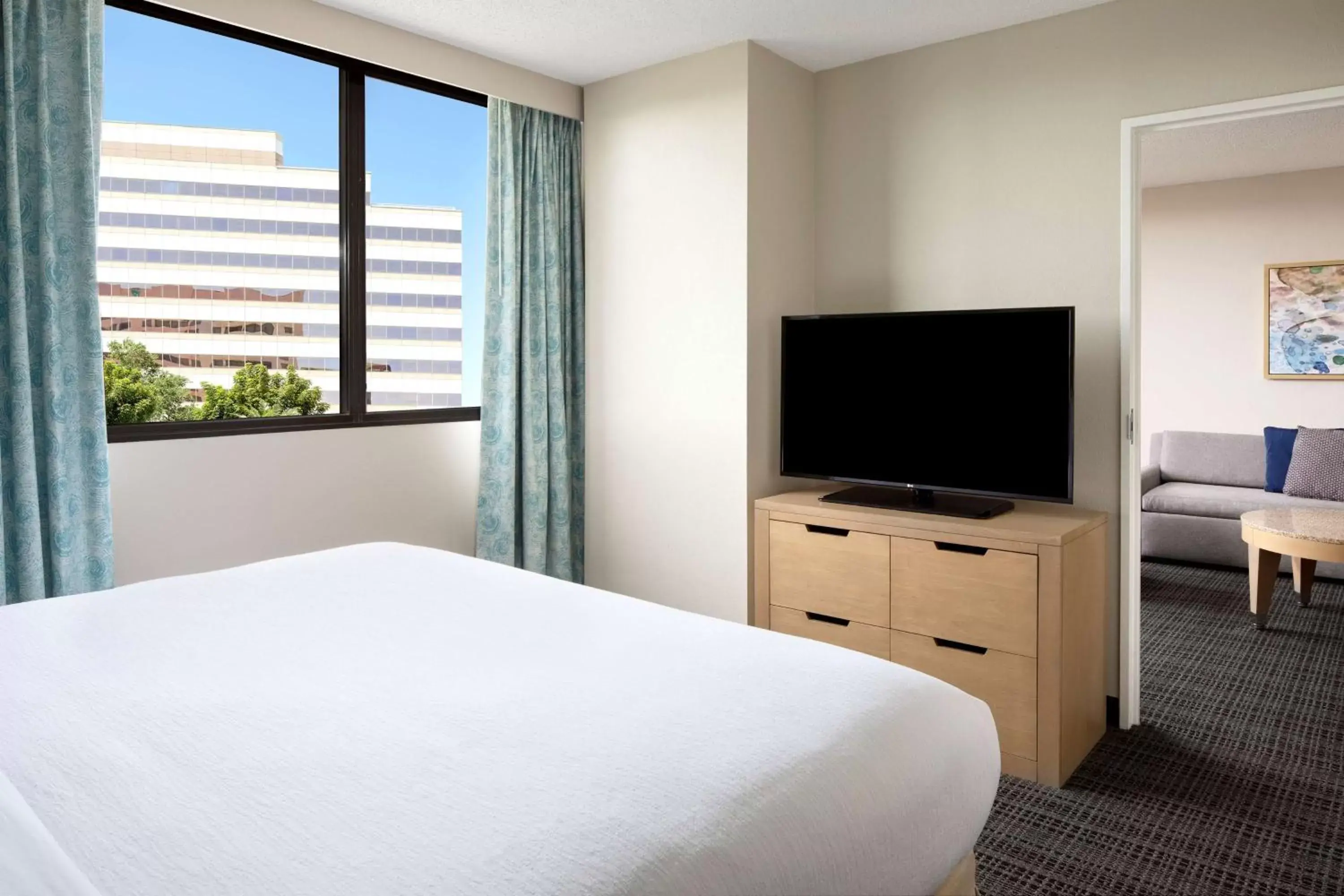 Bed in Embassy Suites by Hilton Tampa Airport Westshore