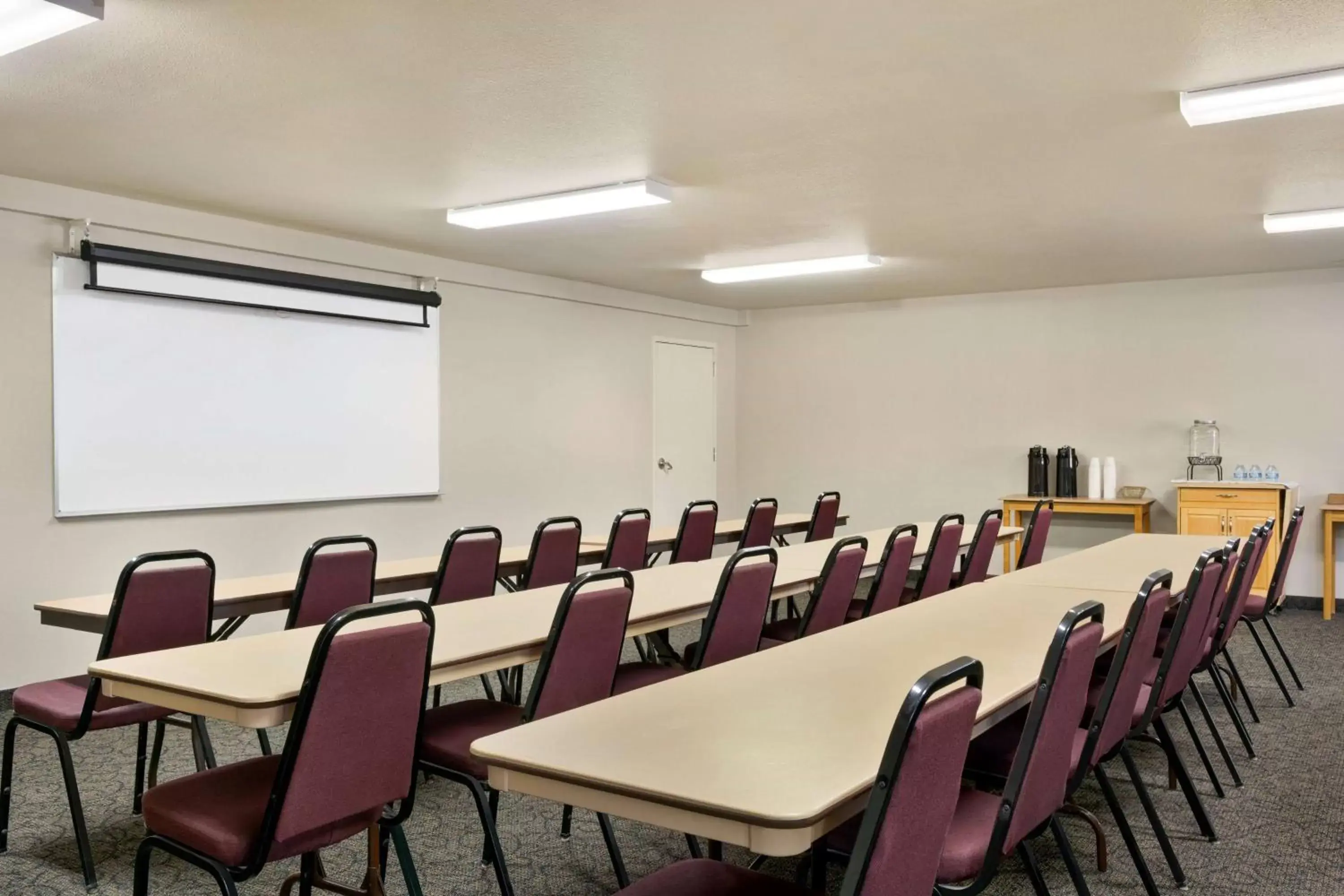 Meeting/conference room in Baymont by Wyndham Elko