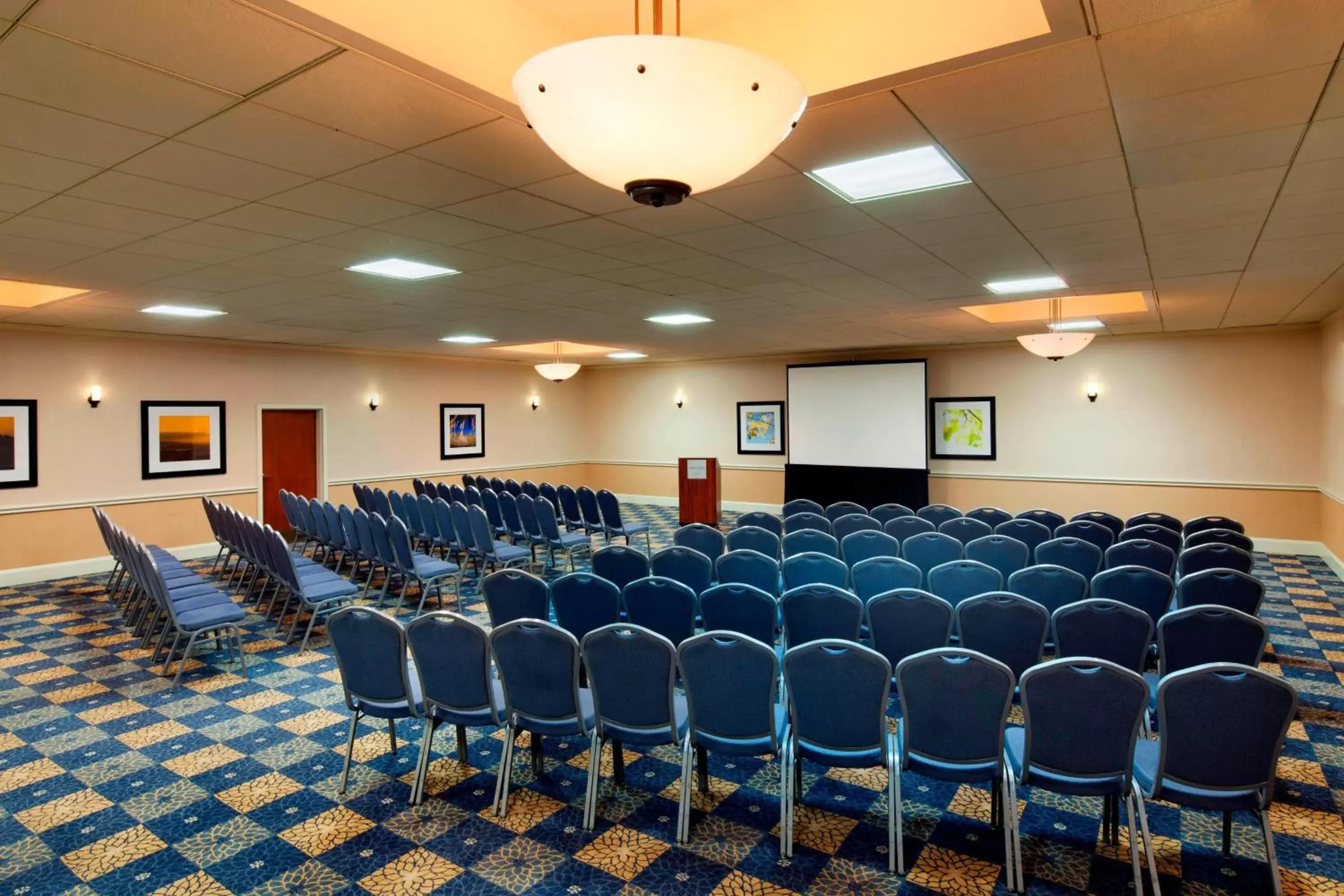 Meeting/conference room in Four Points by Sheraton Bakersfield