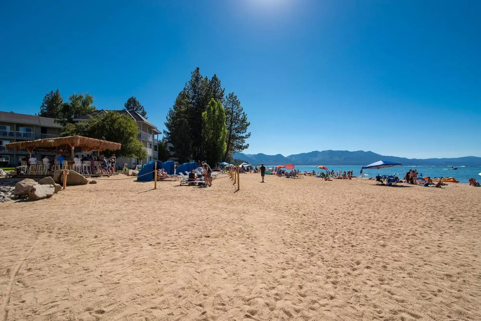 Lounge or bar, Beach in Beach Retreat & Lodge at Tahoe