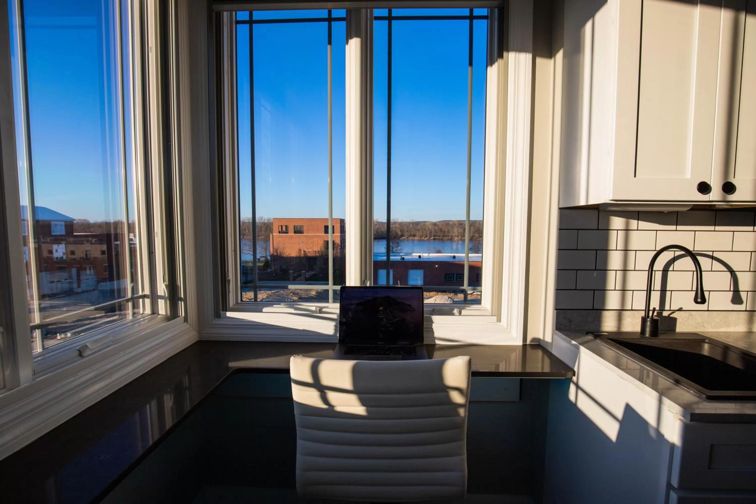 River Sirens Hotel-Contactless Check in Hotel