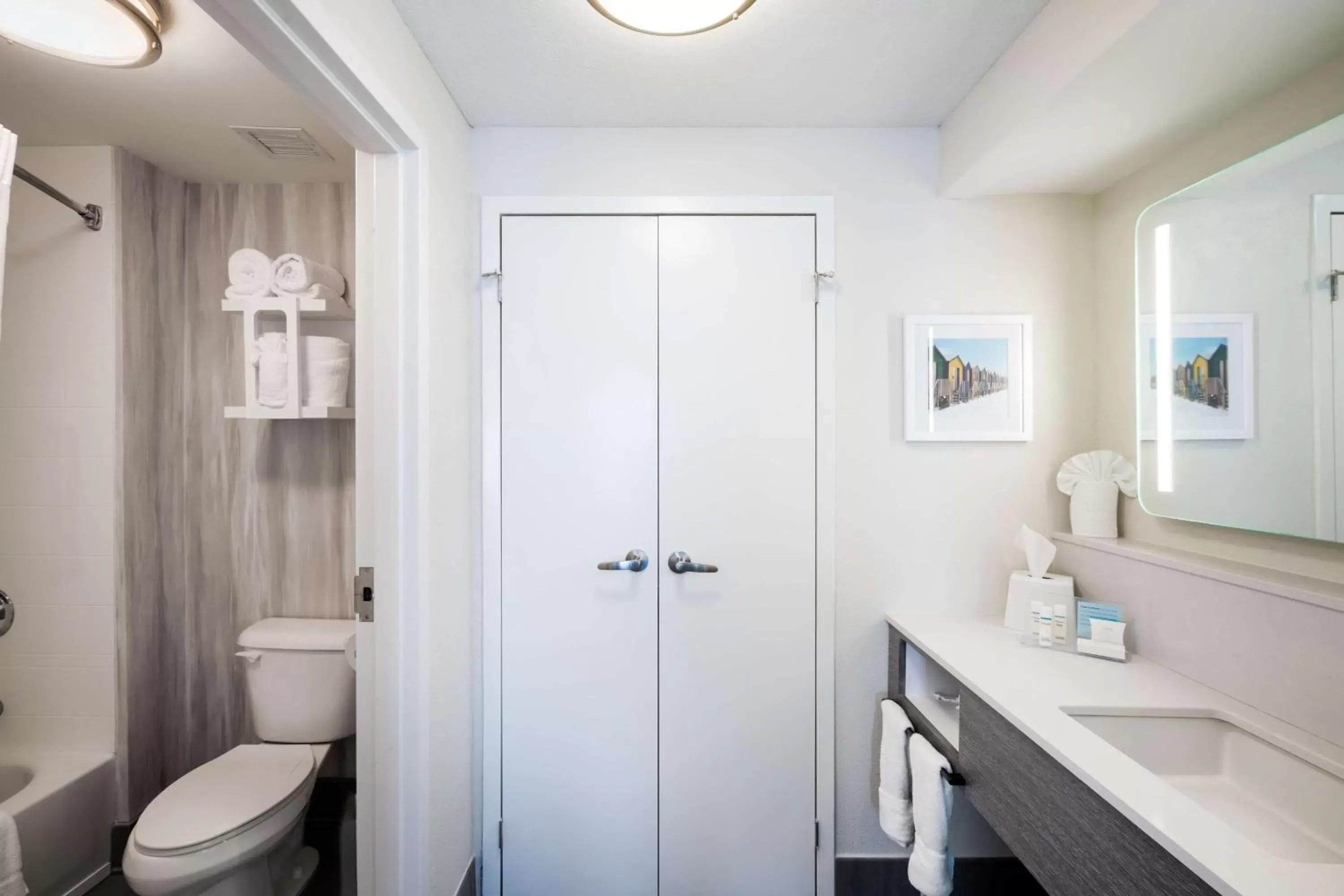 Queen Suite with Sofa Bed in Hampton Inn & Suites Amelia Island-Historic Harbor Front Queen Suite with Sofa Bed in Hampton Inn & Suites Amelia Island-Historic Harbor Front