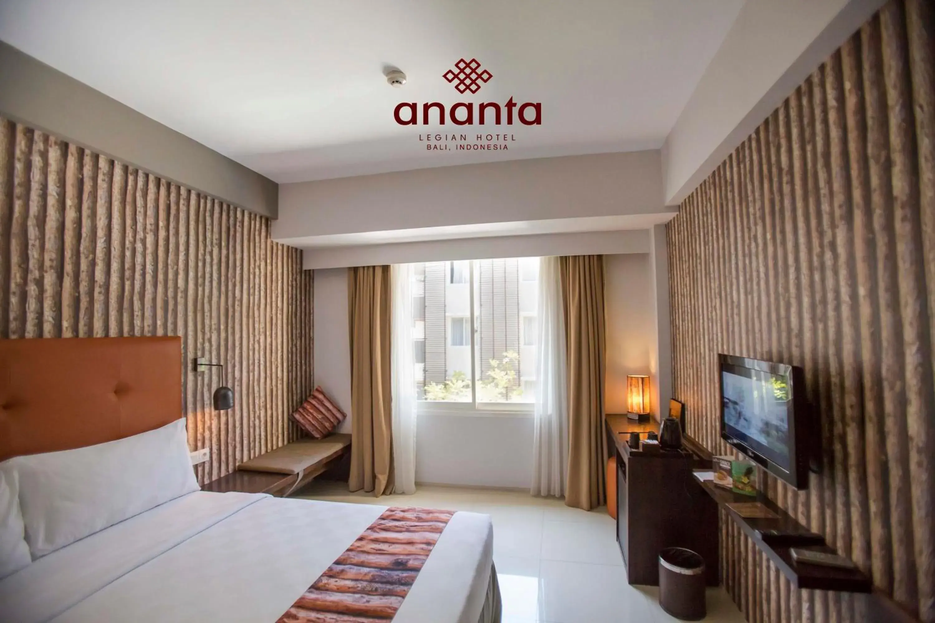 Bed in Ananta Legian Hotel