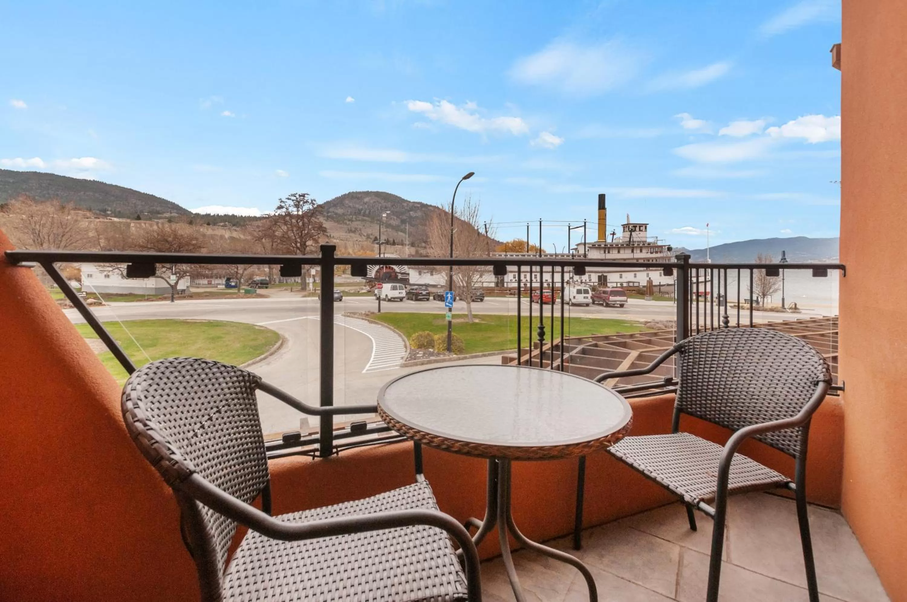 Lake view in Casa Grande Inn & Suites