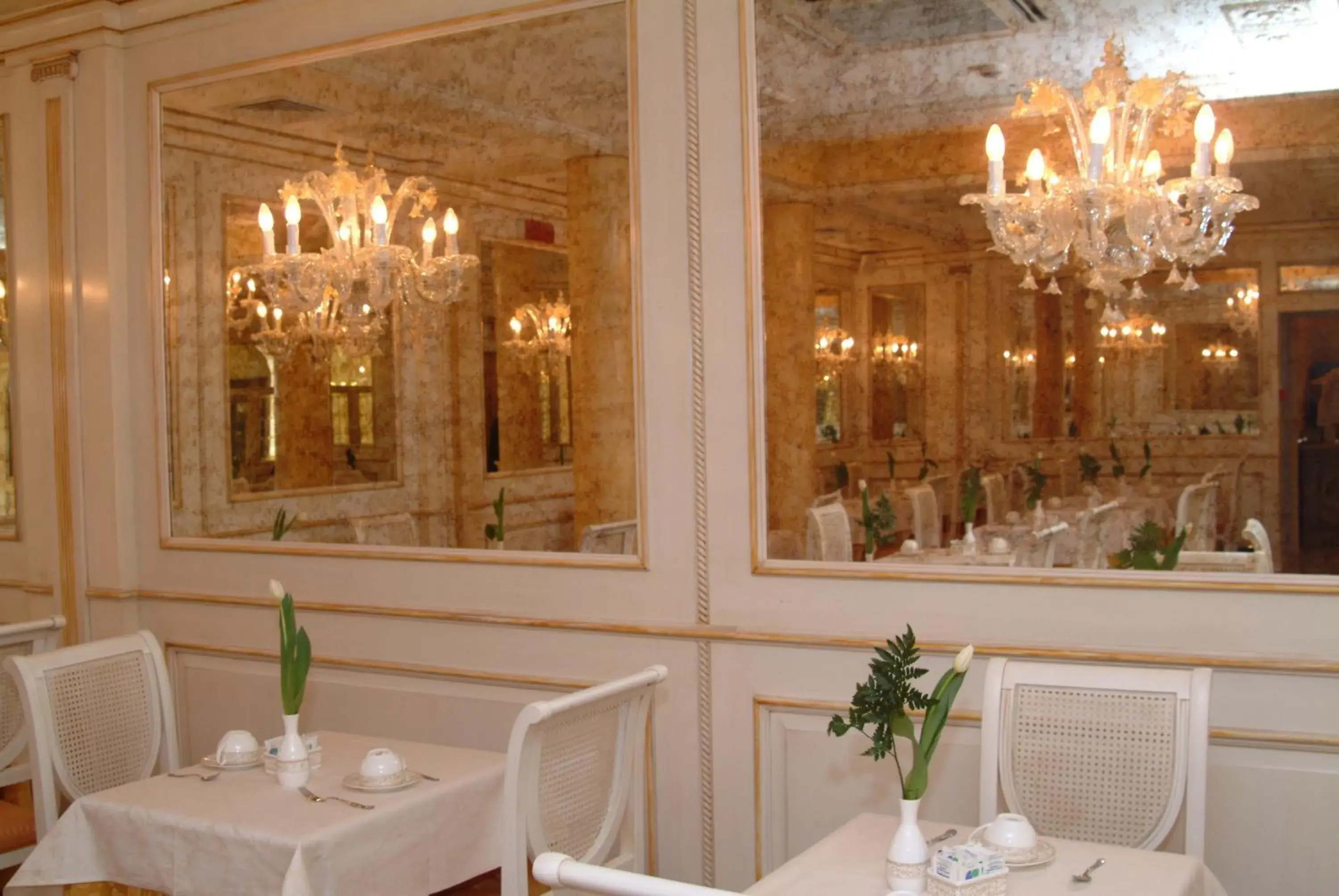 Restaurant/Places to Eat in Hotel Belle Epoque