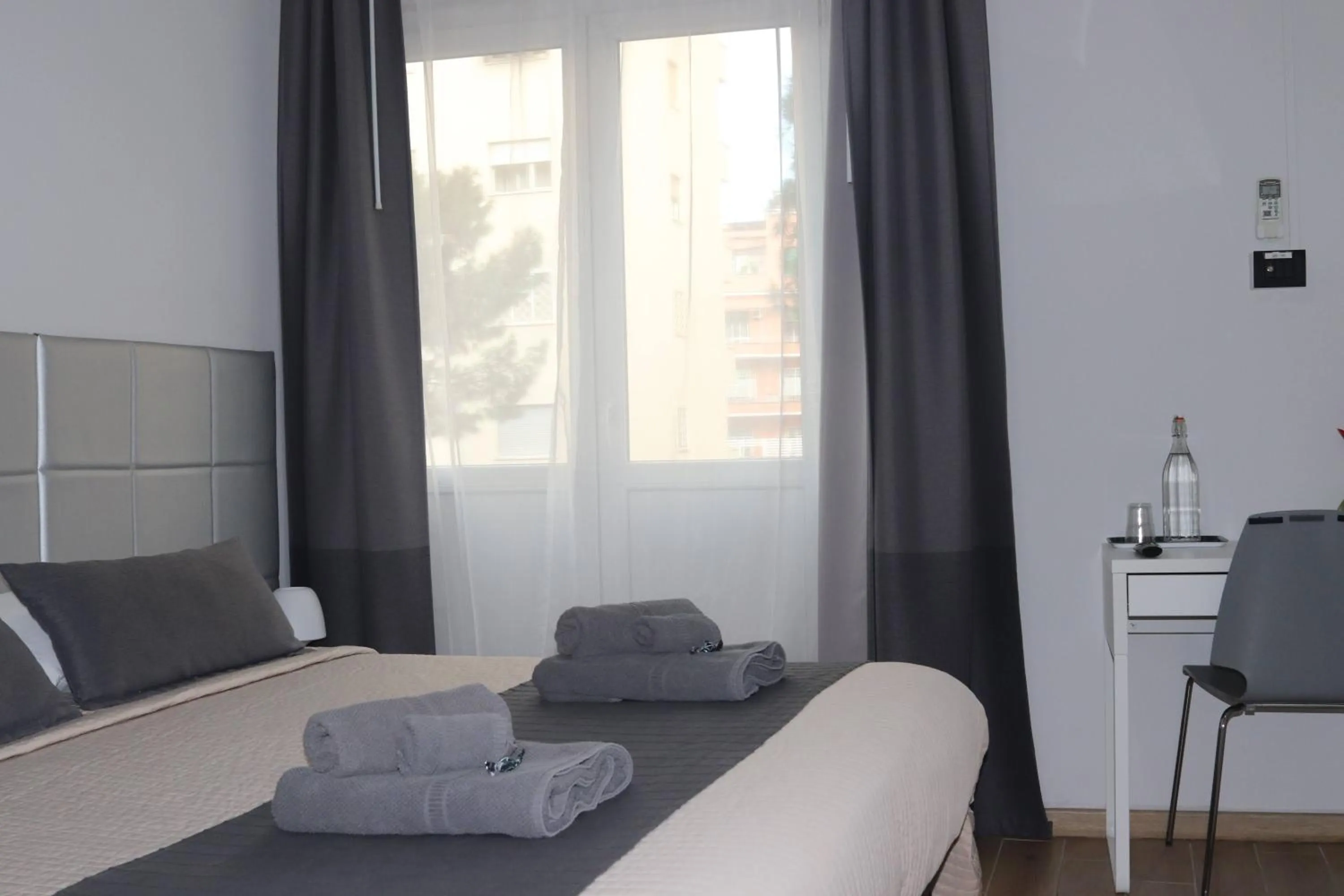 Bedroom, Bed in Avec Moi Roma