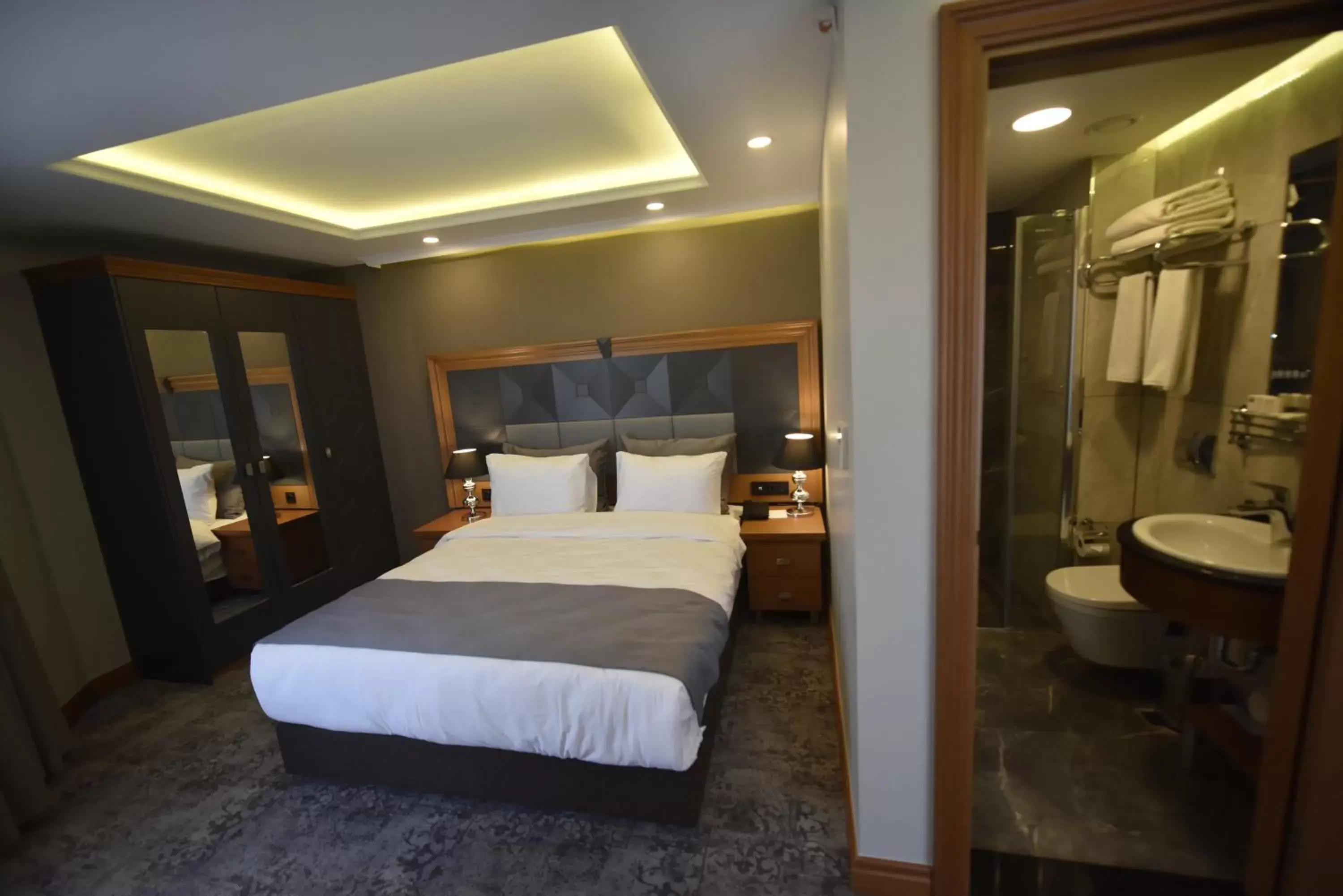 Massage, Bed in FOUR SEVEN HOTEL