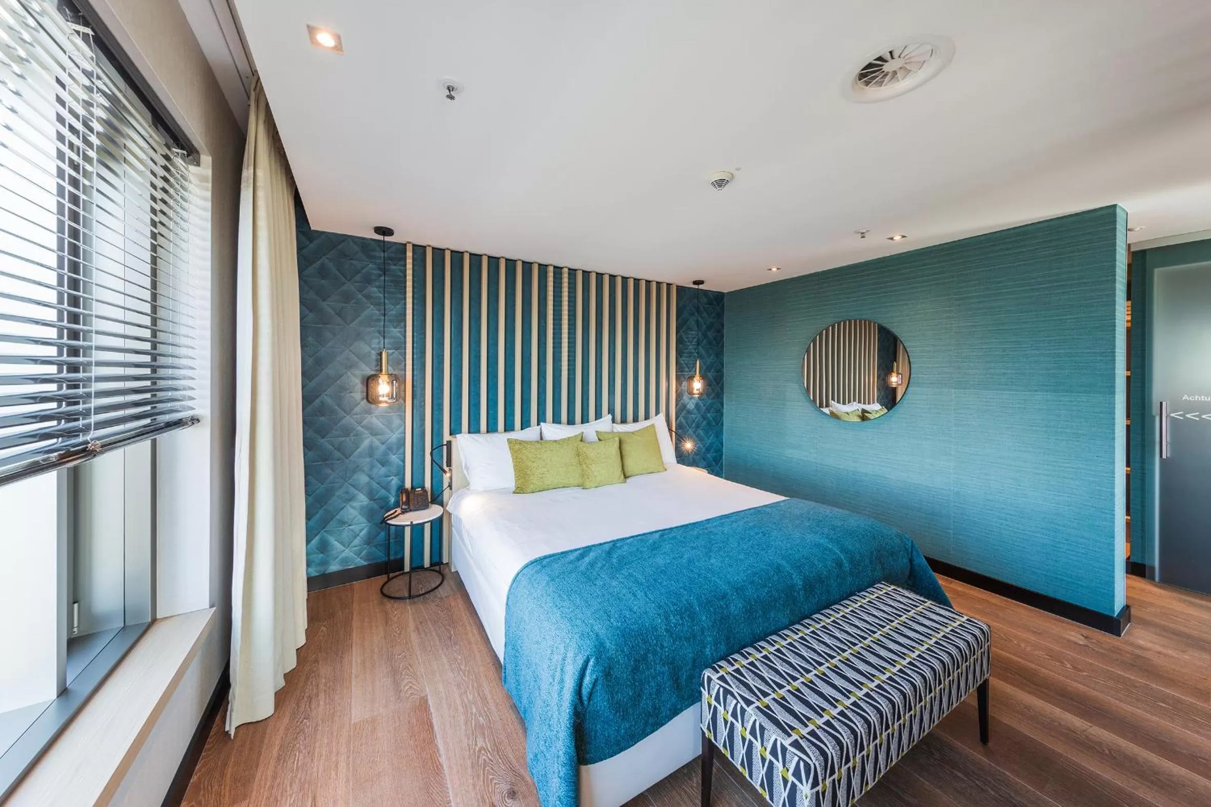 Bed in Van der Valk Hotel Düsseldorf