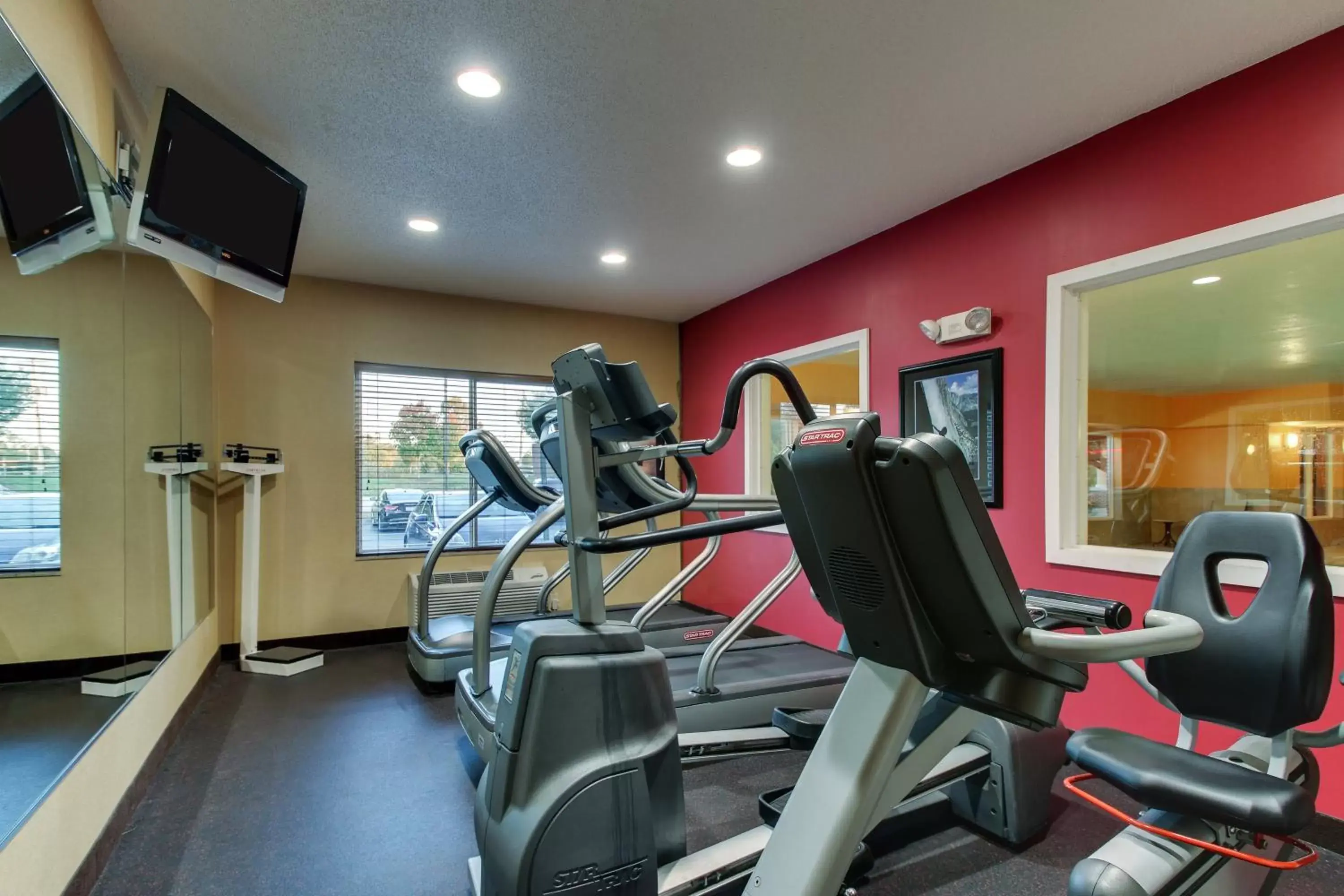 Fitness centre/facilities, Fitness Center/Facilities in Holiday Inn Express Hotel & Suites Lancaster-Lititz, an IHG Hotel