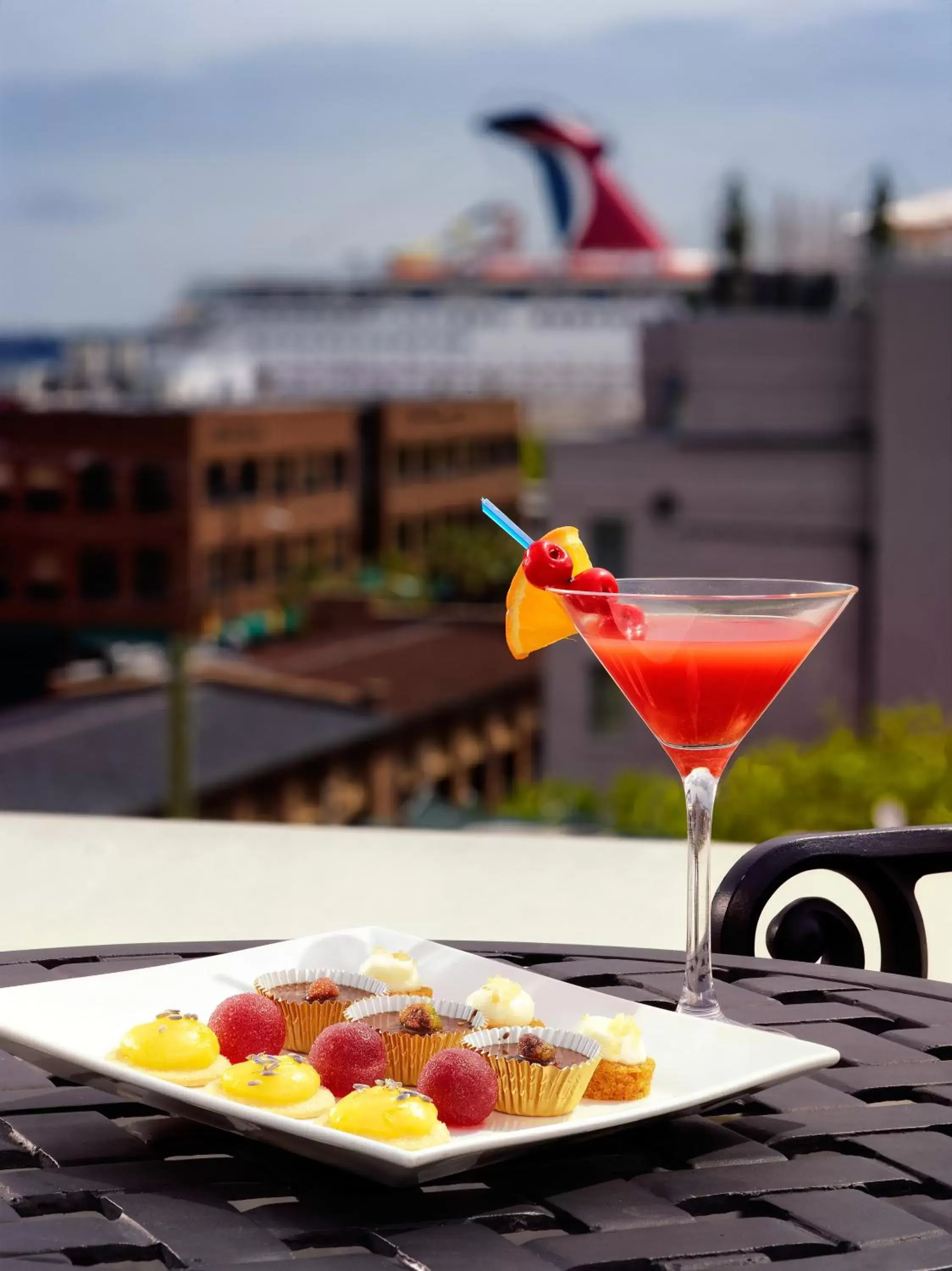 Food and drinks in French Quarter Inn