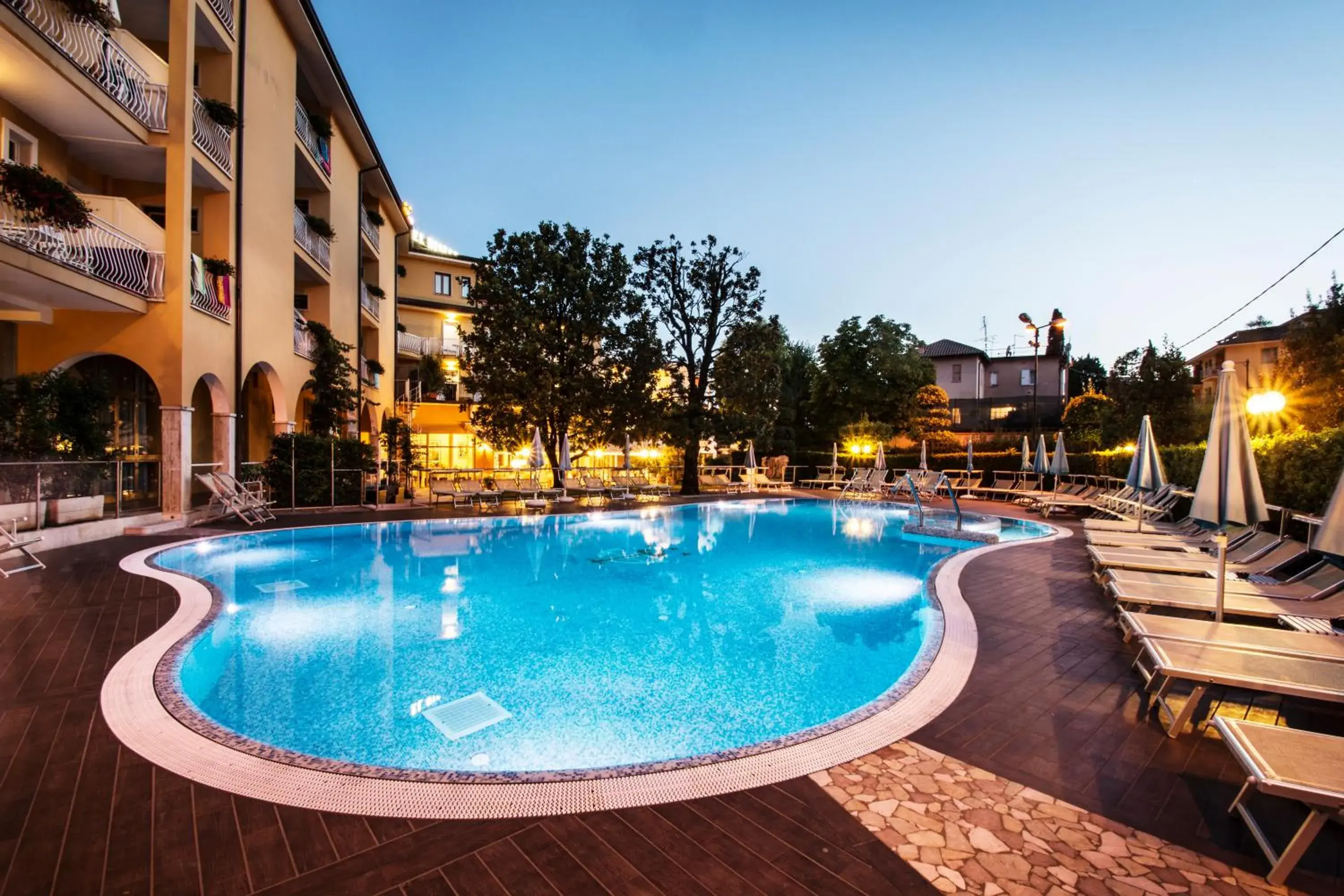 Swimming pool, Property Building in Hotel Bisesti ***S