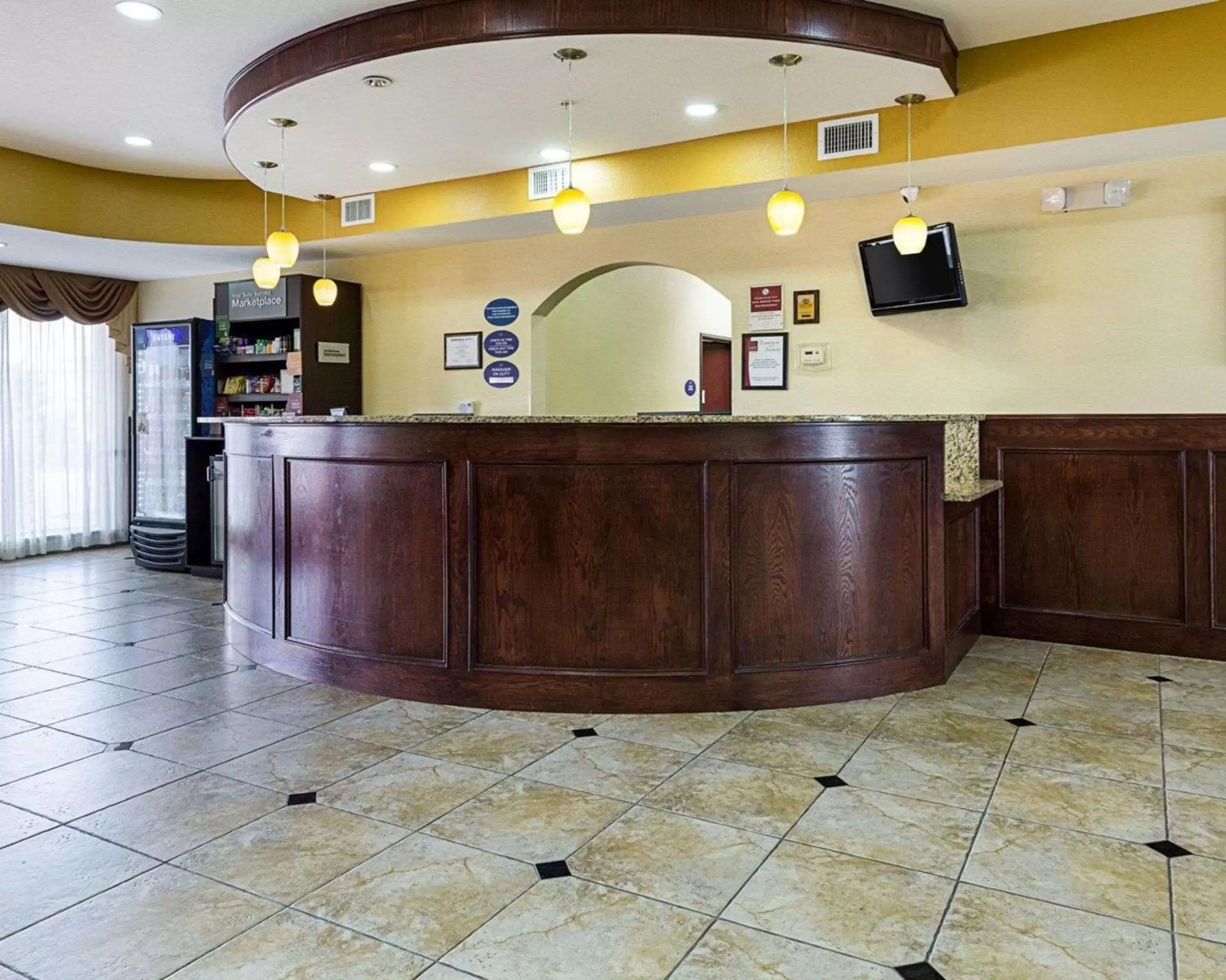 Lobby or reception, Lobby/Reception in Days Inn & Suites by Wyndham Houston / West Energy Corridor