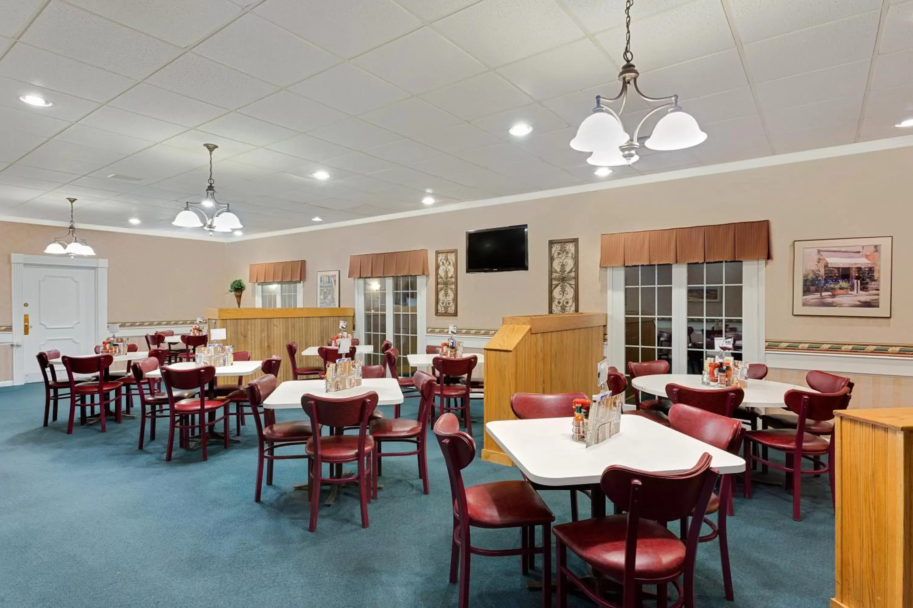 Restaurant/Places to Eat in Ramada by Wyndham Richland Center