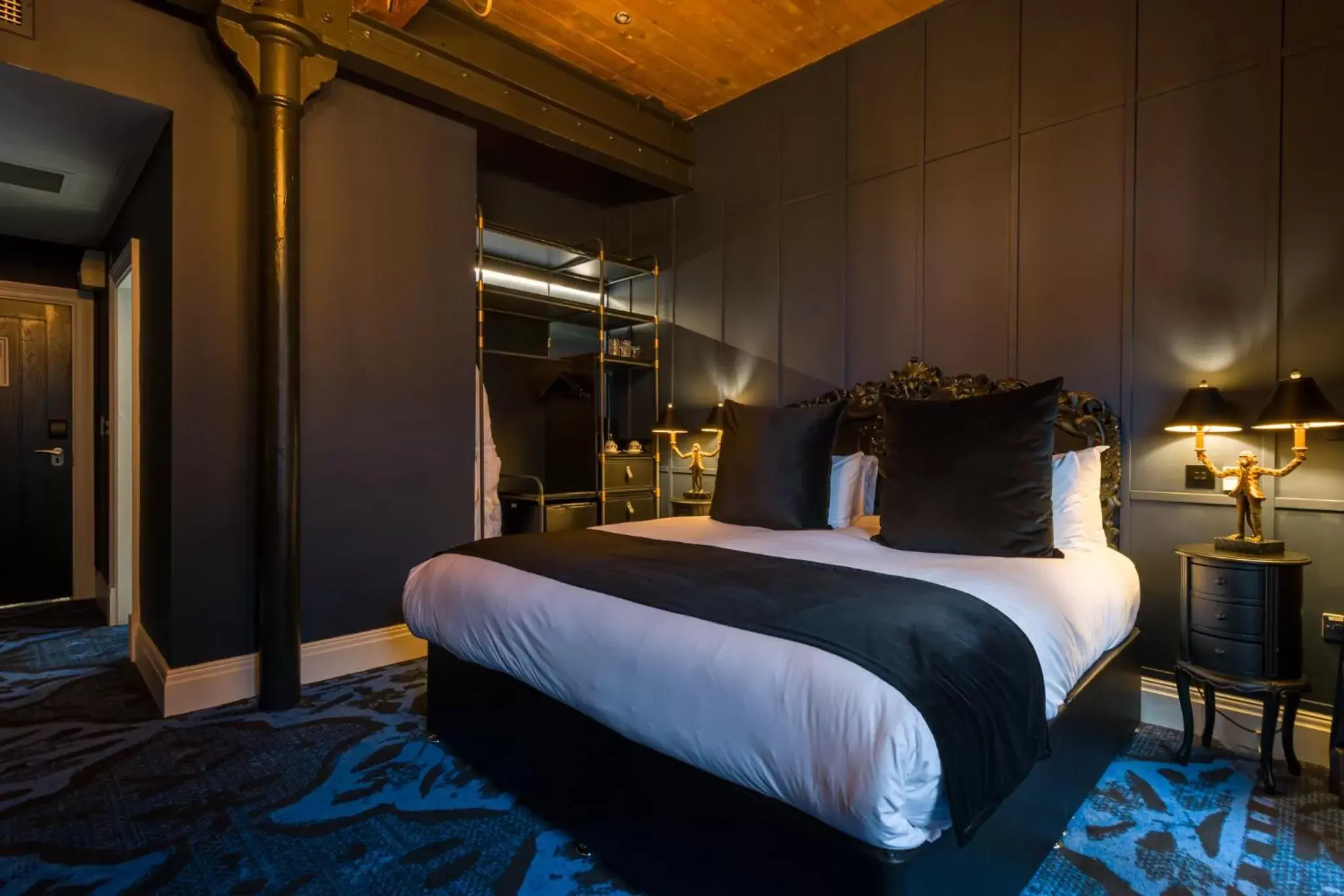 Bedroom, Bed in Velvet Hotel