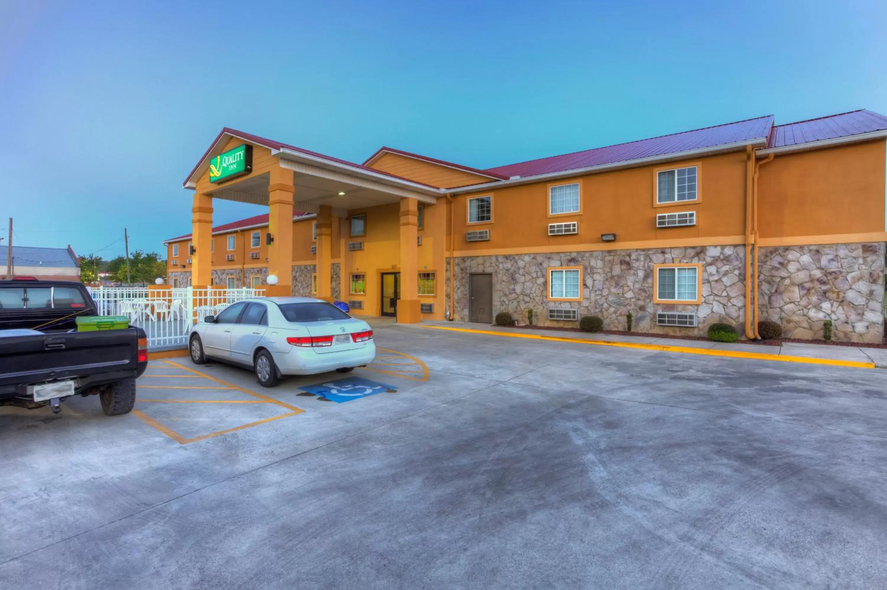 Facade/entrance, Property Building in Quality Inn Fort Payne I-59 exit 222