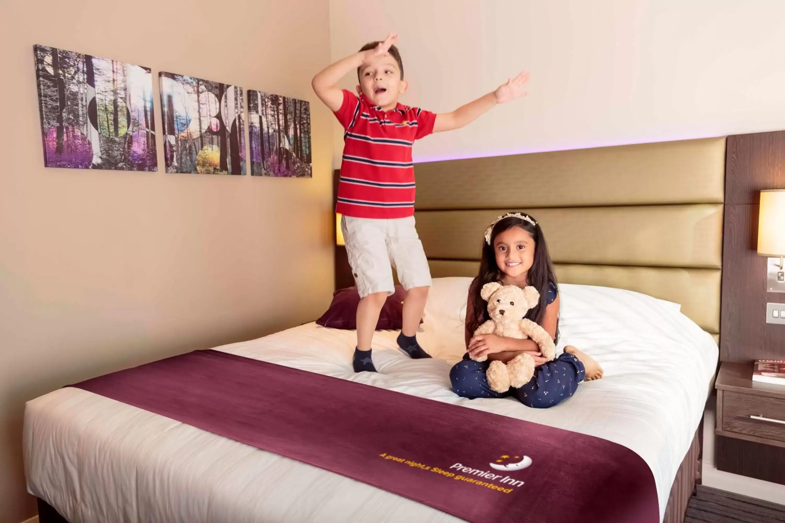 Bed in Premier Inn Doha Education City