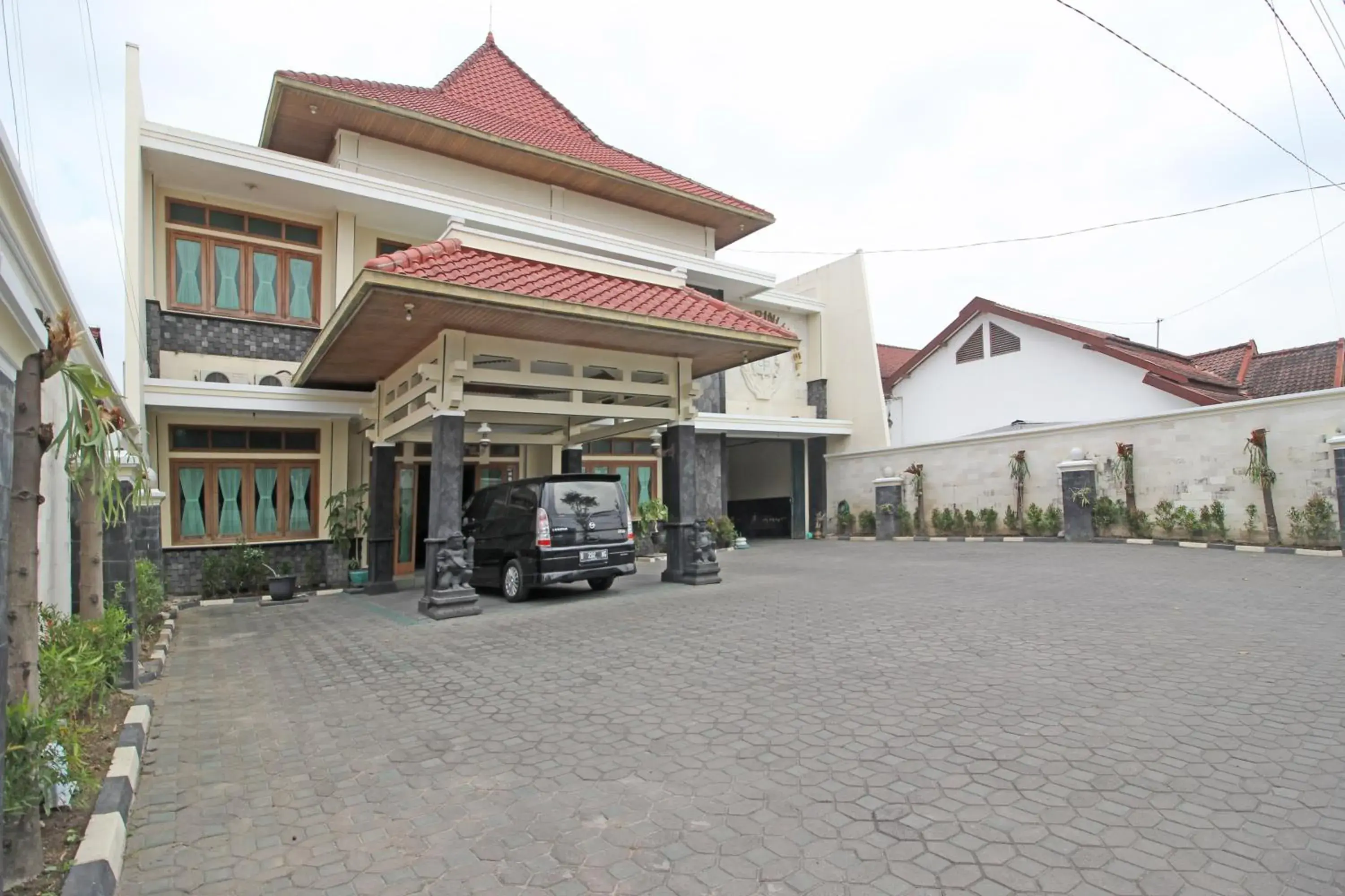 Area and facilities, Property Building in RedDoorz near XT Square Yogyakarta