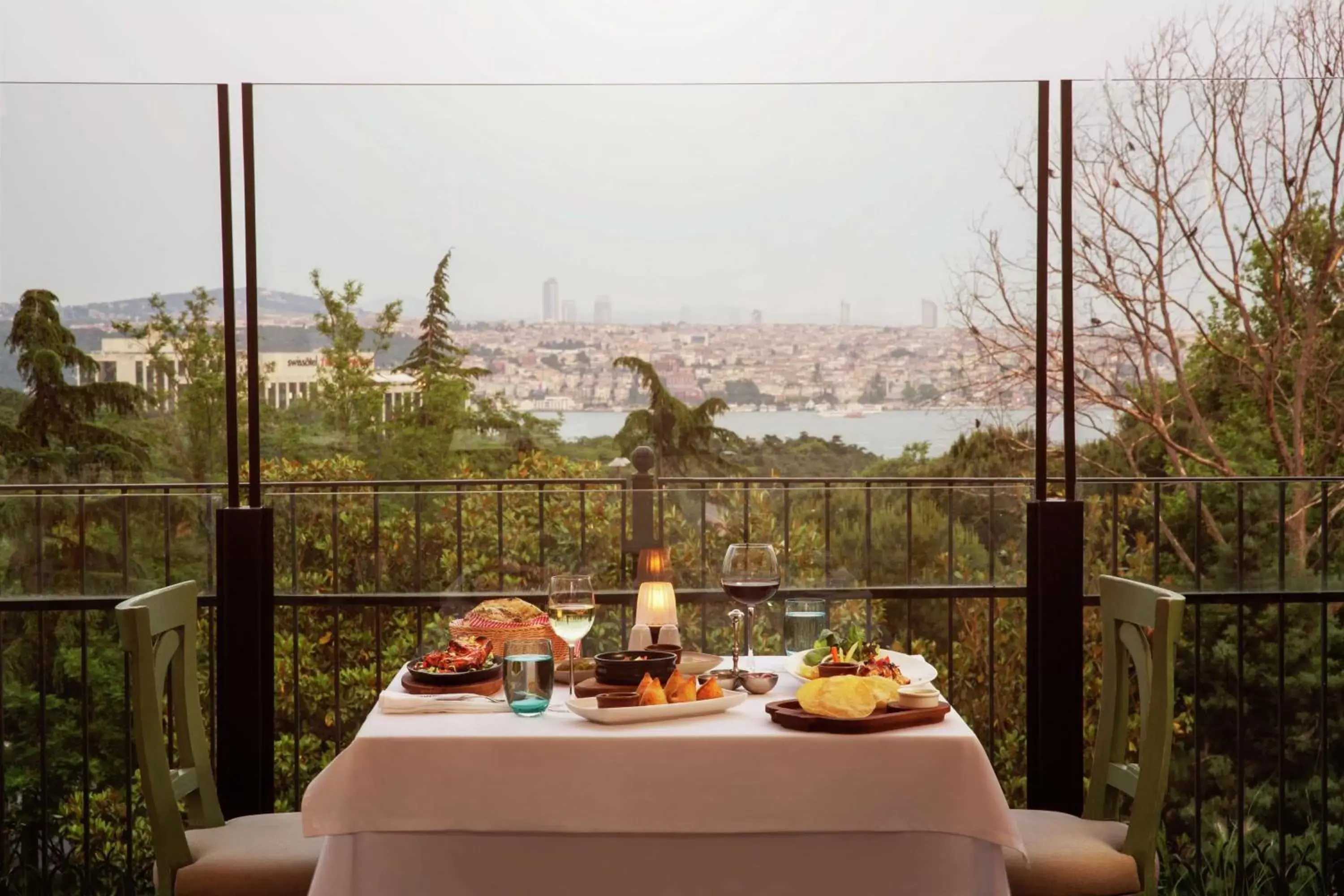 Dining area in Hilton Istanbul Bosphorus