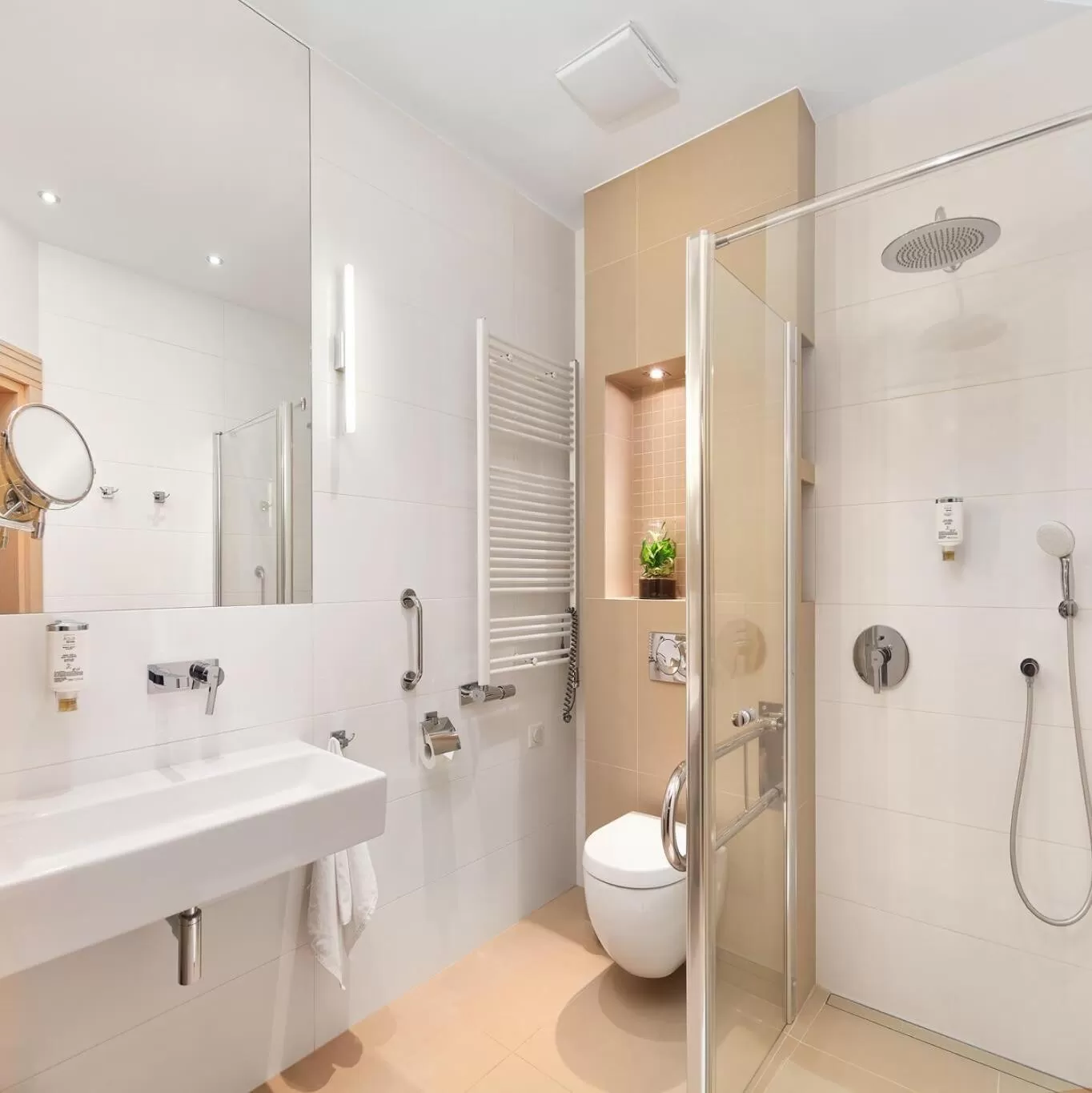 Bathroom in Columna Medica