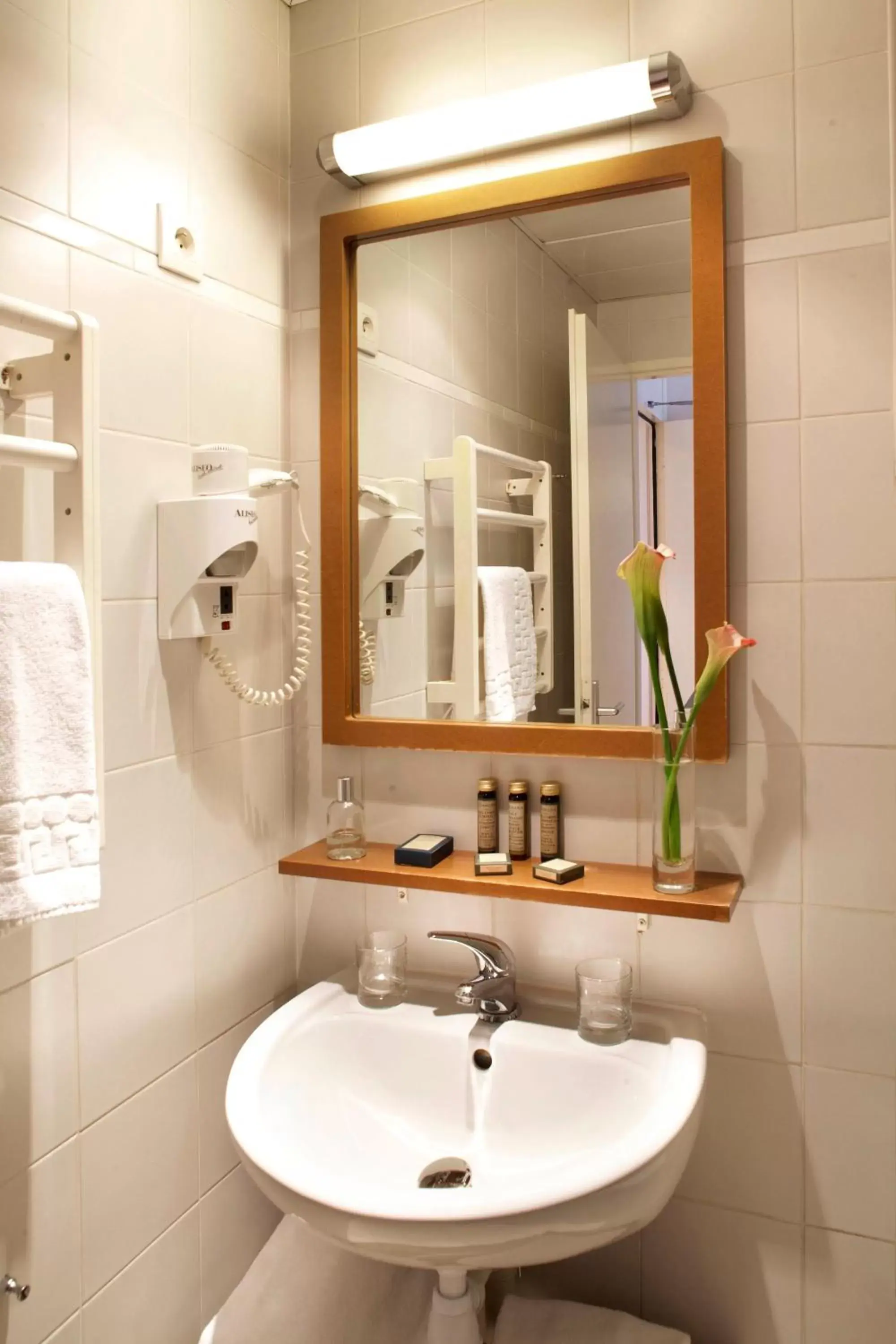 Shower, Bathroom in Hotel La Manufacture