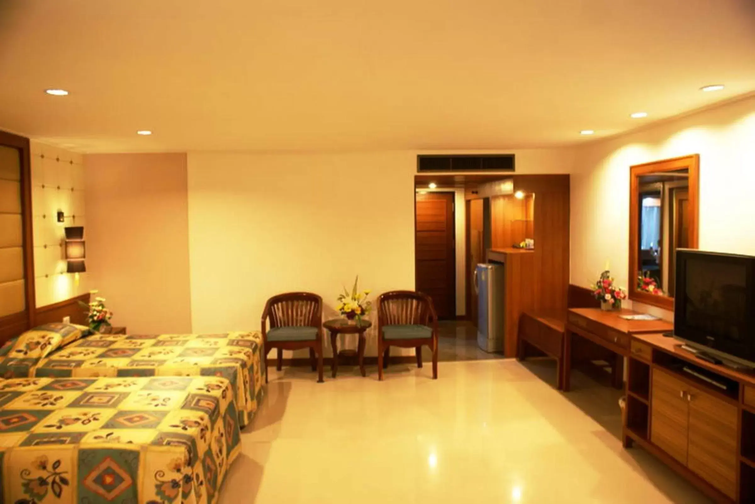 Photo of the whole room, Bed in Royal Twins Palace Hotel Photo of the whole room, Bed in Royal Twins Palace Hotel