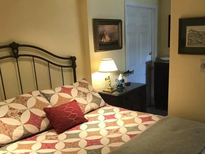 Superior Queen Room in The Inn at Stony Creek Superior Queen Room in The Inn at Stony Creek