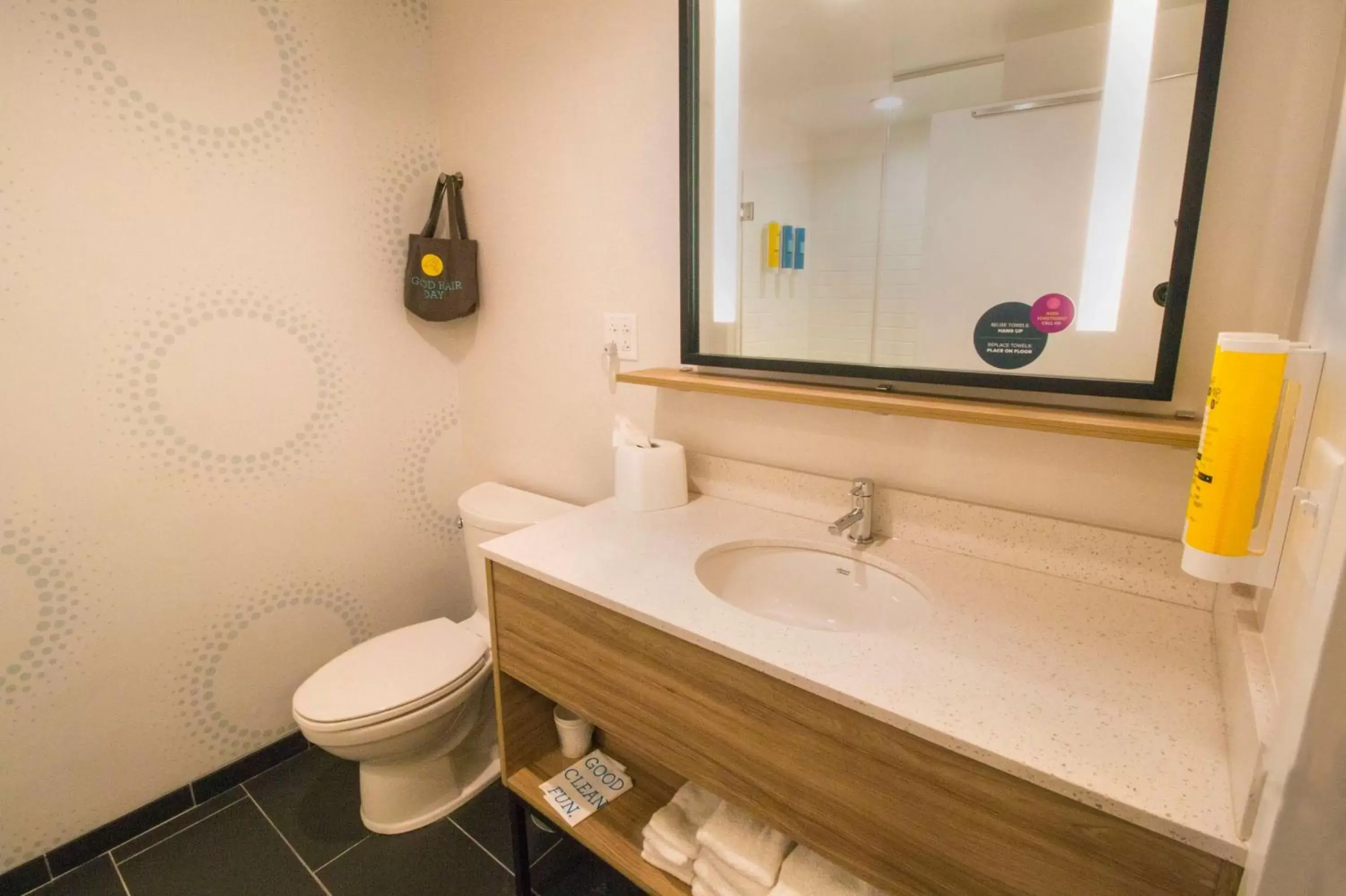 Bathroom in Tru By Hilton Norfolk Airport, Va