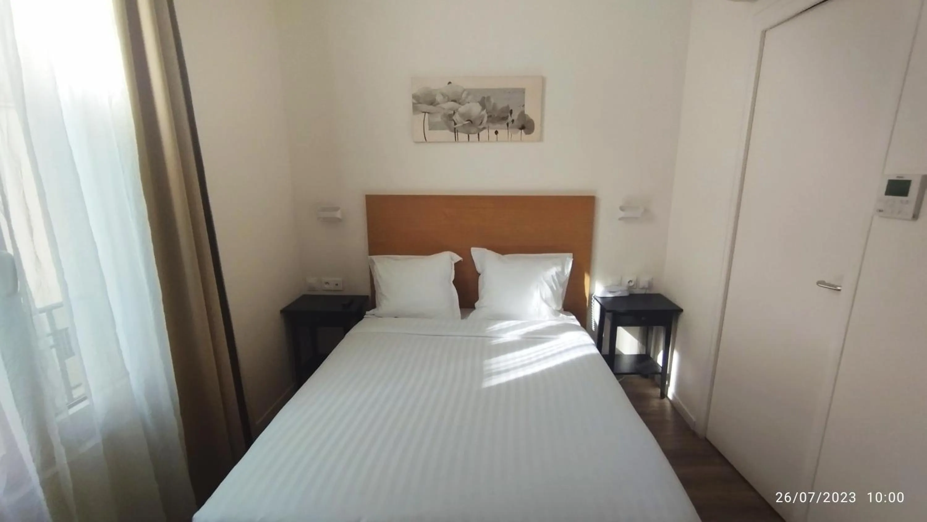 Photo of the whole room, Bed in Hotel Des Arts