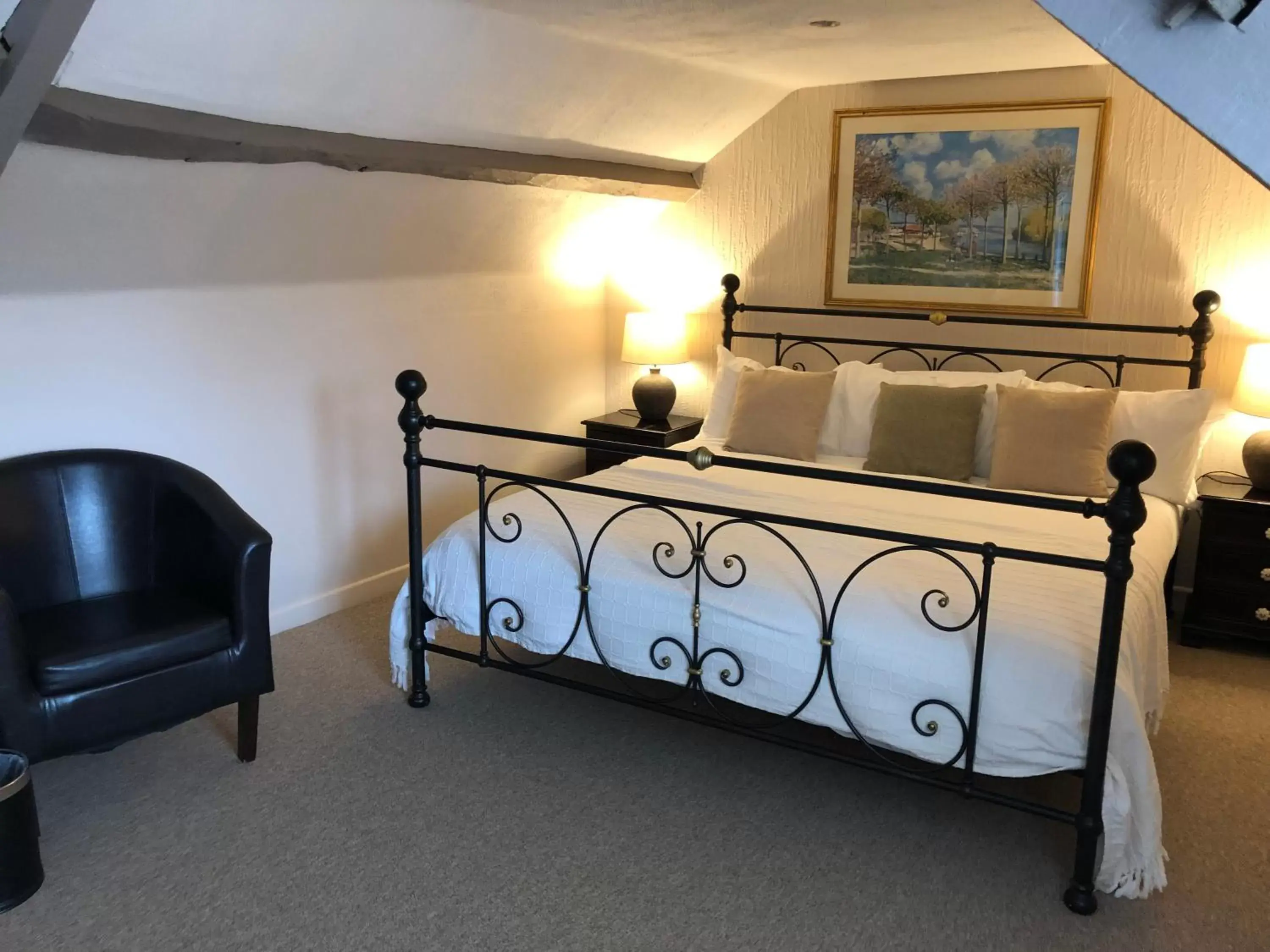 Bed in The George at Nunney