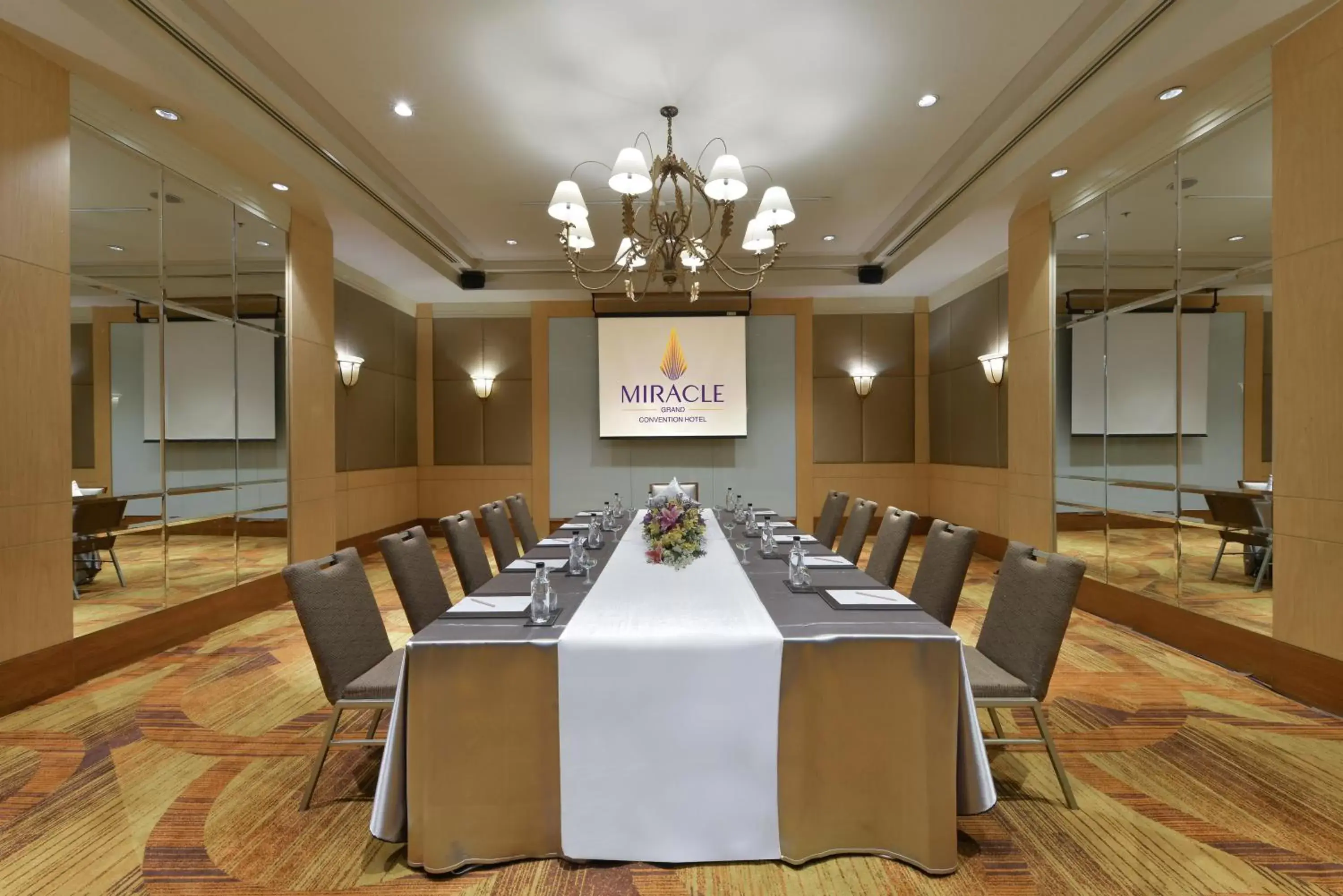 Meeting/conference room in Miracle Grand Convention Hotel