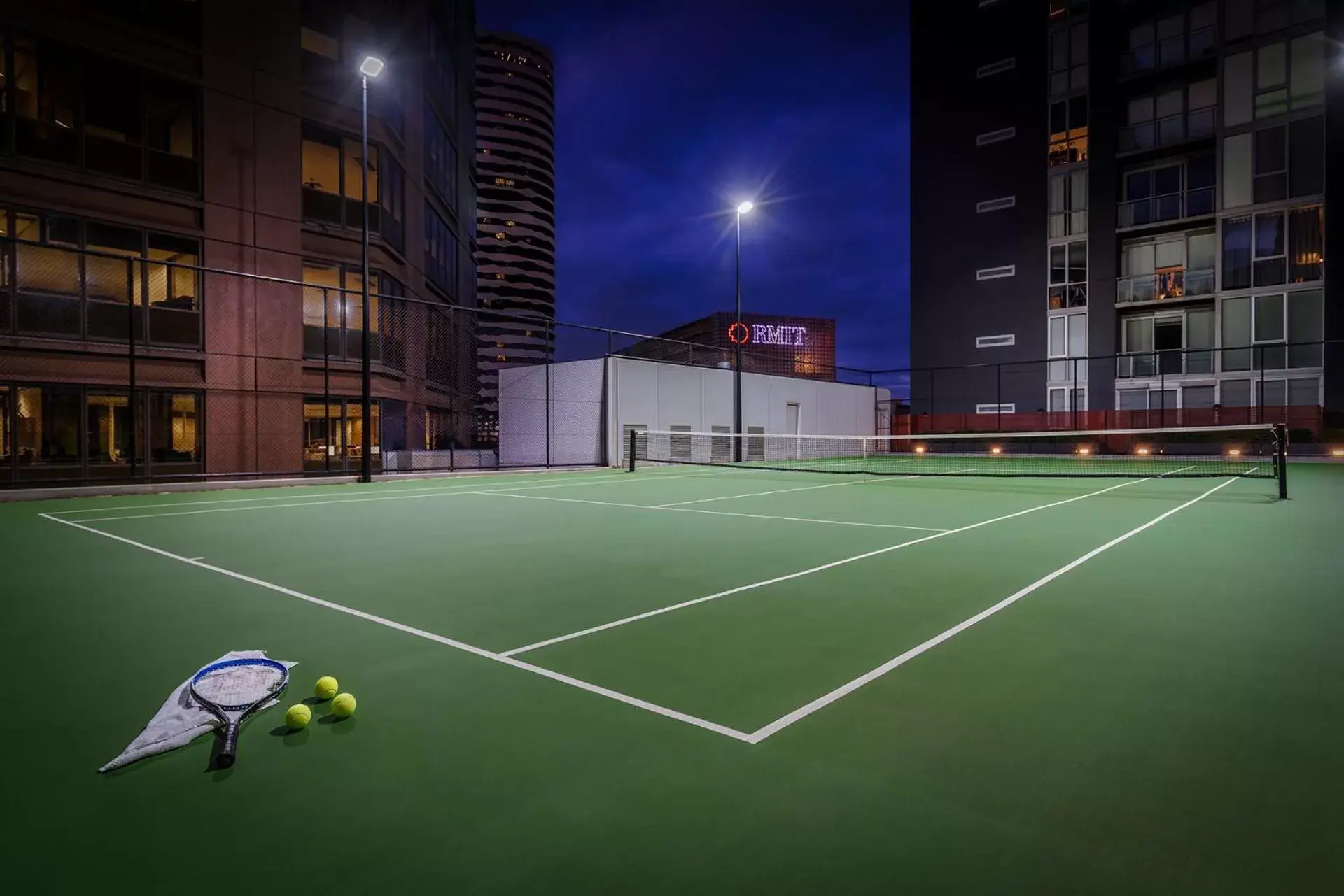 Tennis/Squash in Milano Serviced Apartments