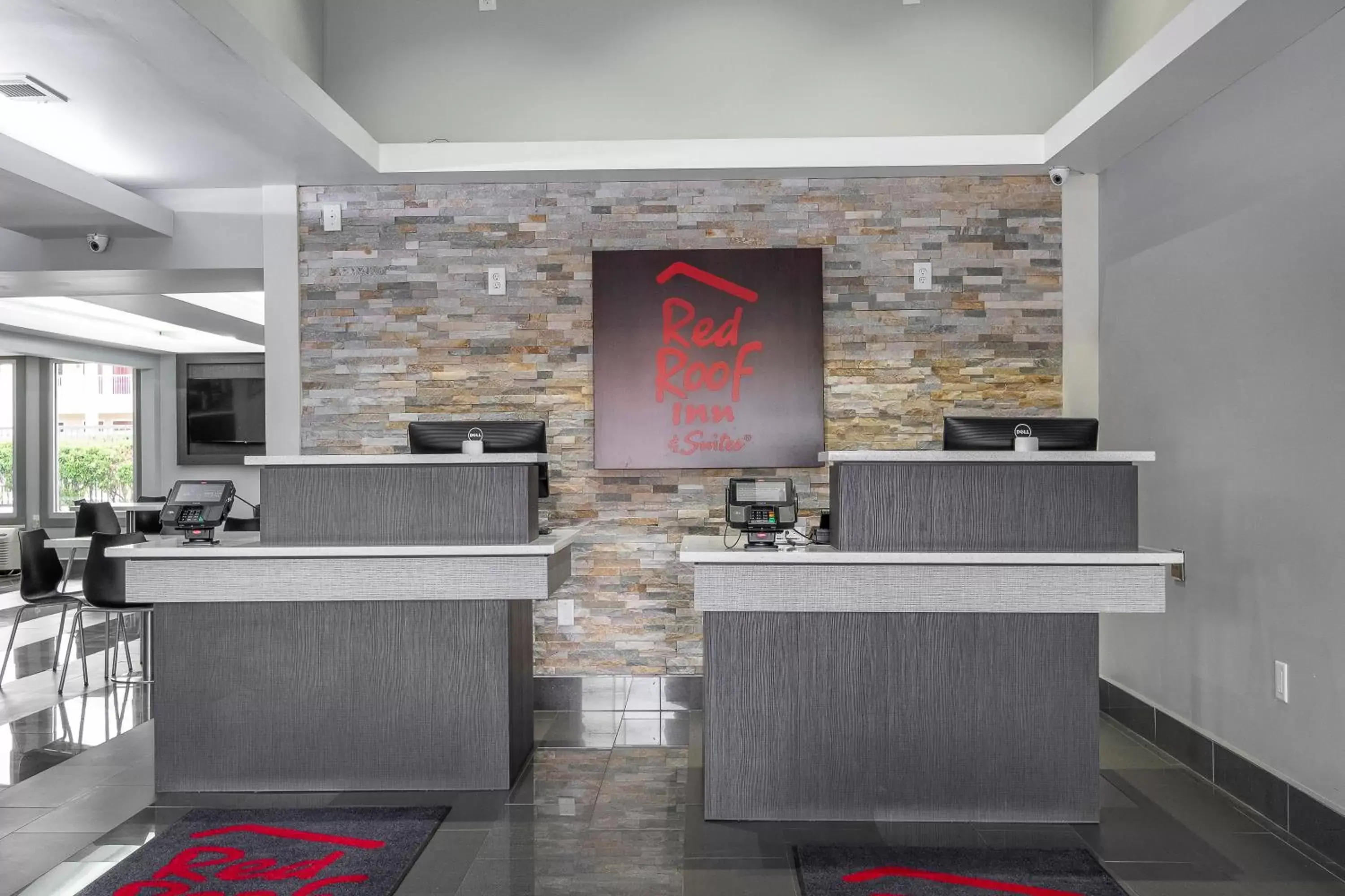 Lobby or reception in Red Roof Inn & Suites Calhoun