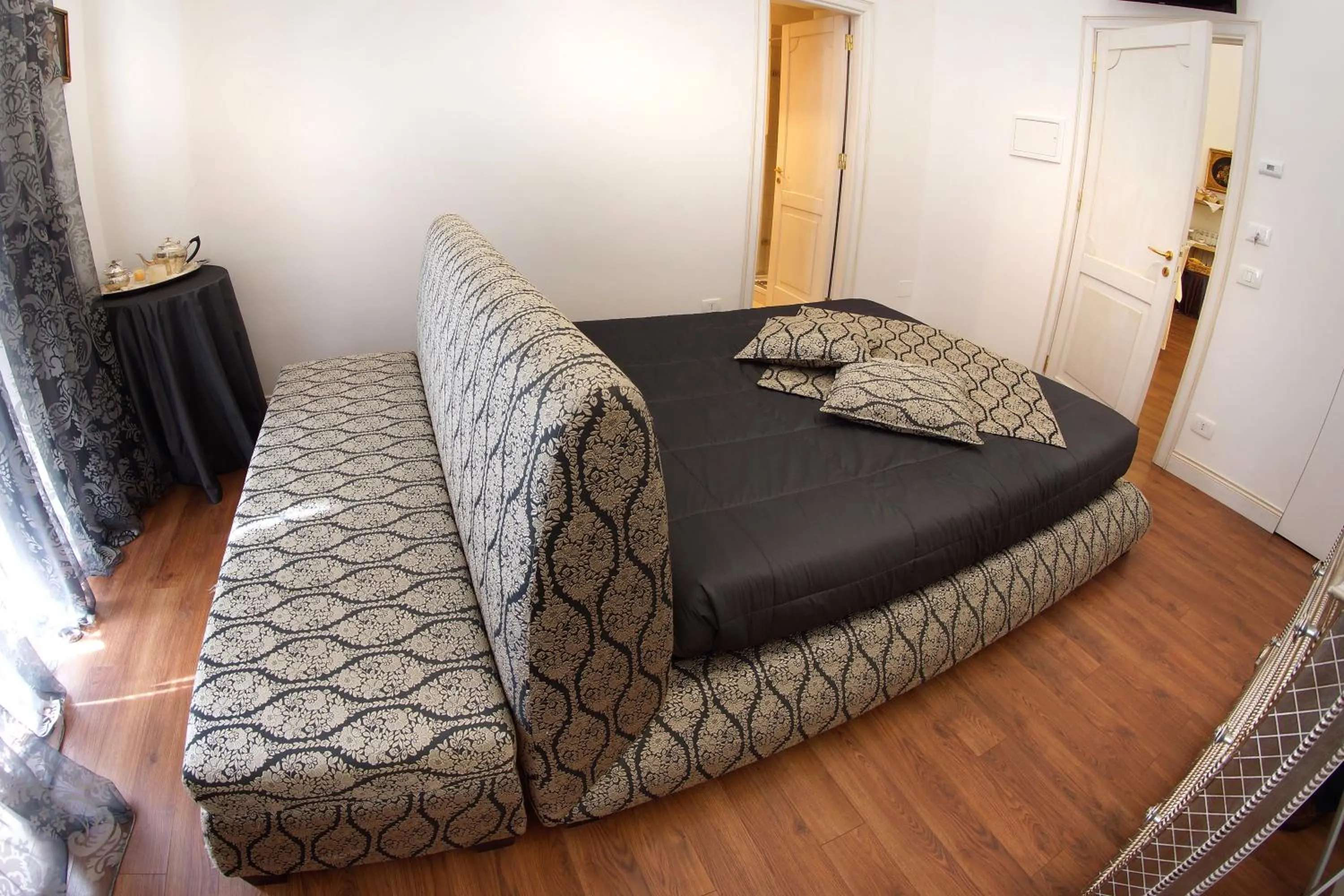 Photo of the whole room, Bed in B&B Palazzo del Teatro