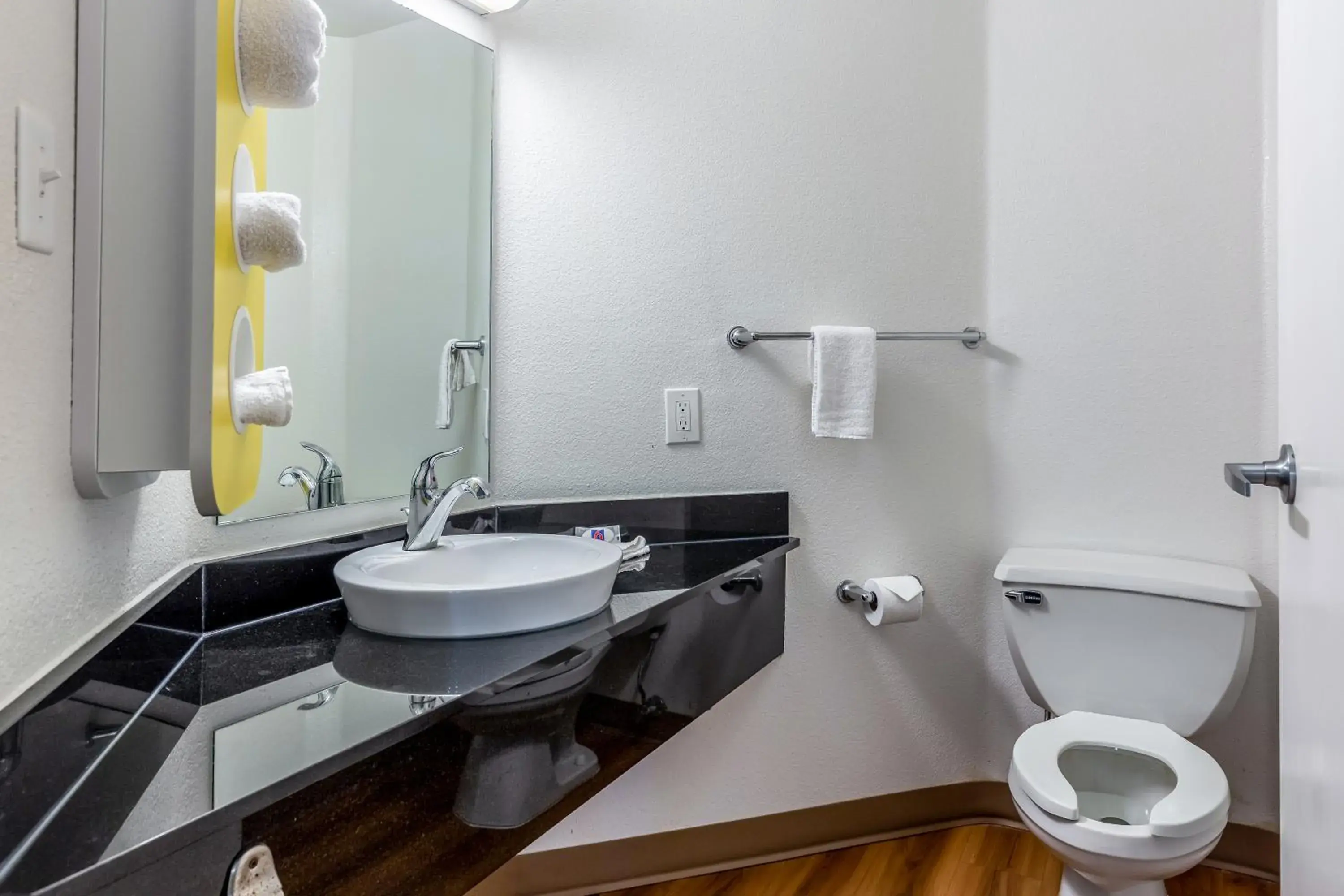 Bathroom in Motel 6-Caseyville, IL - Caseyville Il