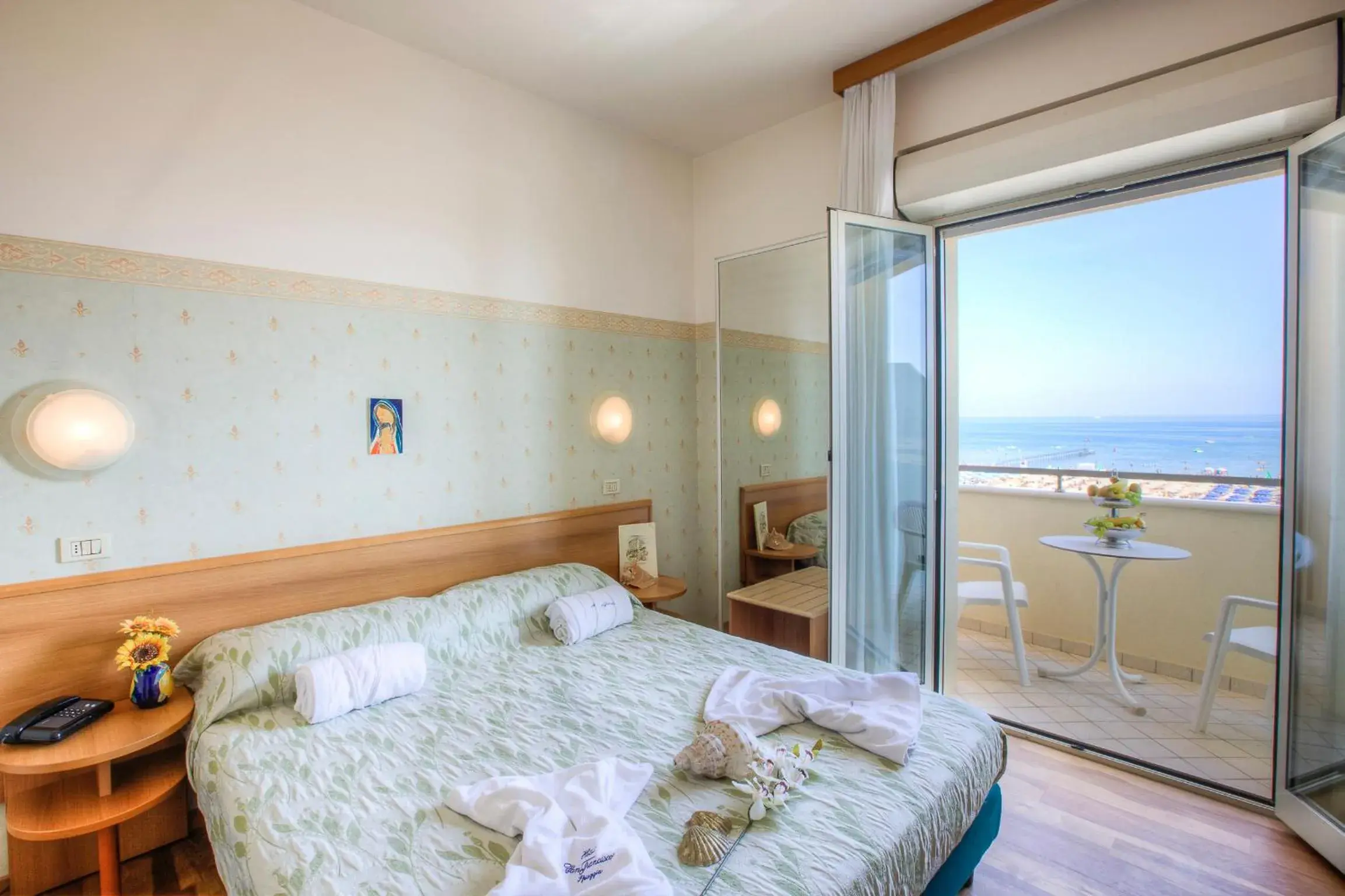 Sea view, Bed in Hotel San Francisco Spiaggia