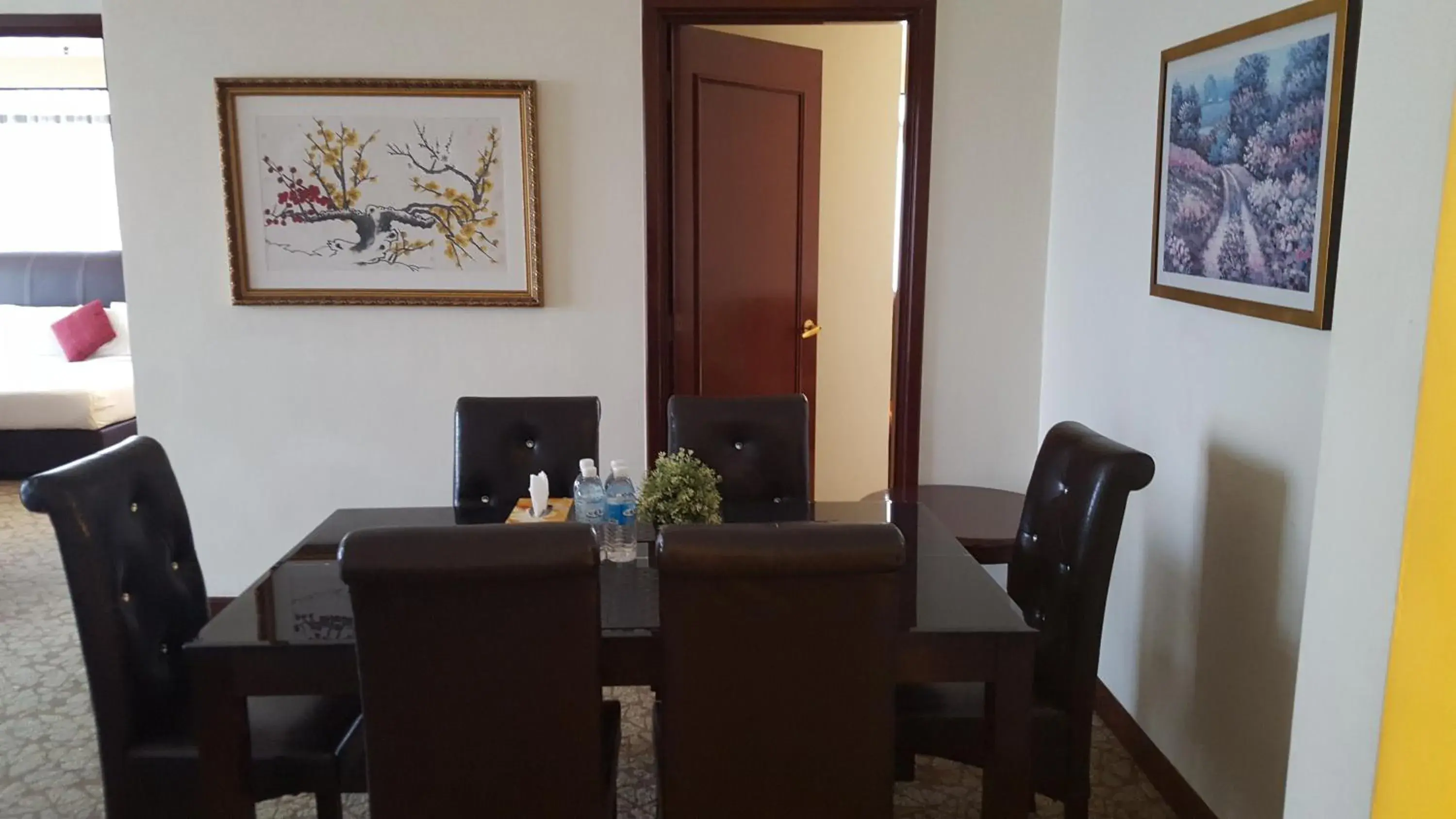 Dining Area in The Apartments @ Times Square